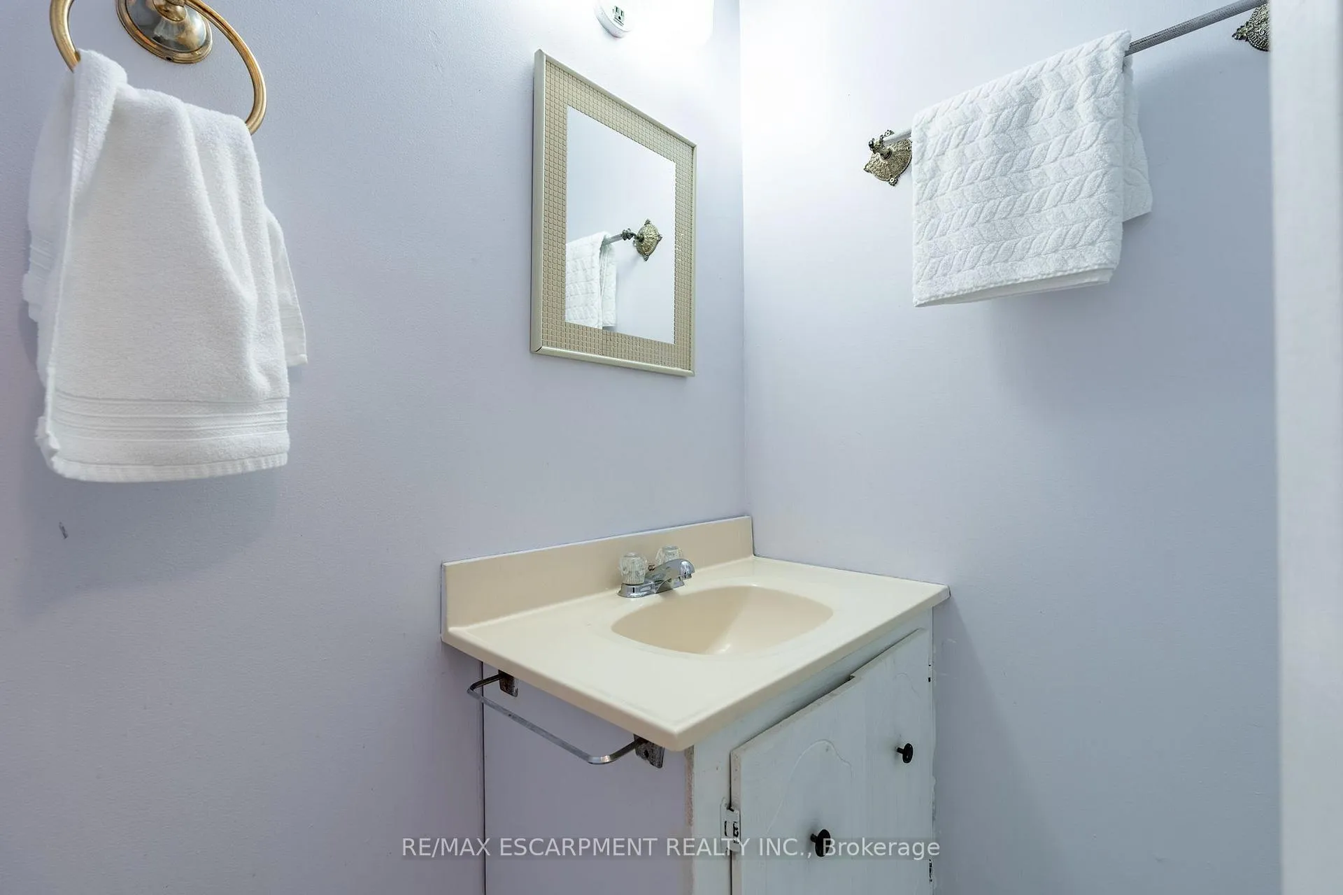 Photo 32 of 9 Laurier Avenue, Hamilton, Buchanan — HOMEH