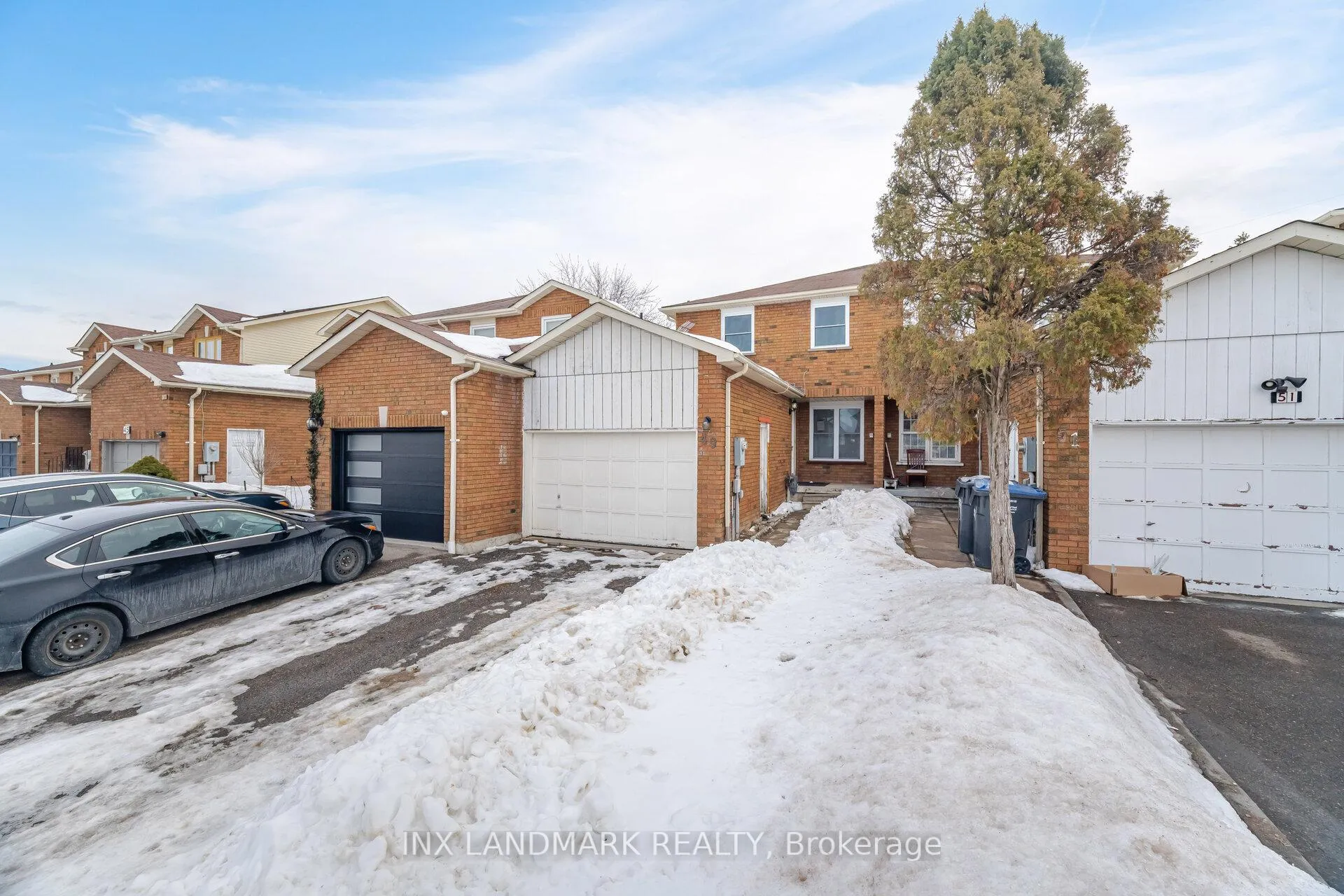 Photo 3 of 49 Tulip Drive, Brampton, Fletcher's Creek South — HOMEH