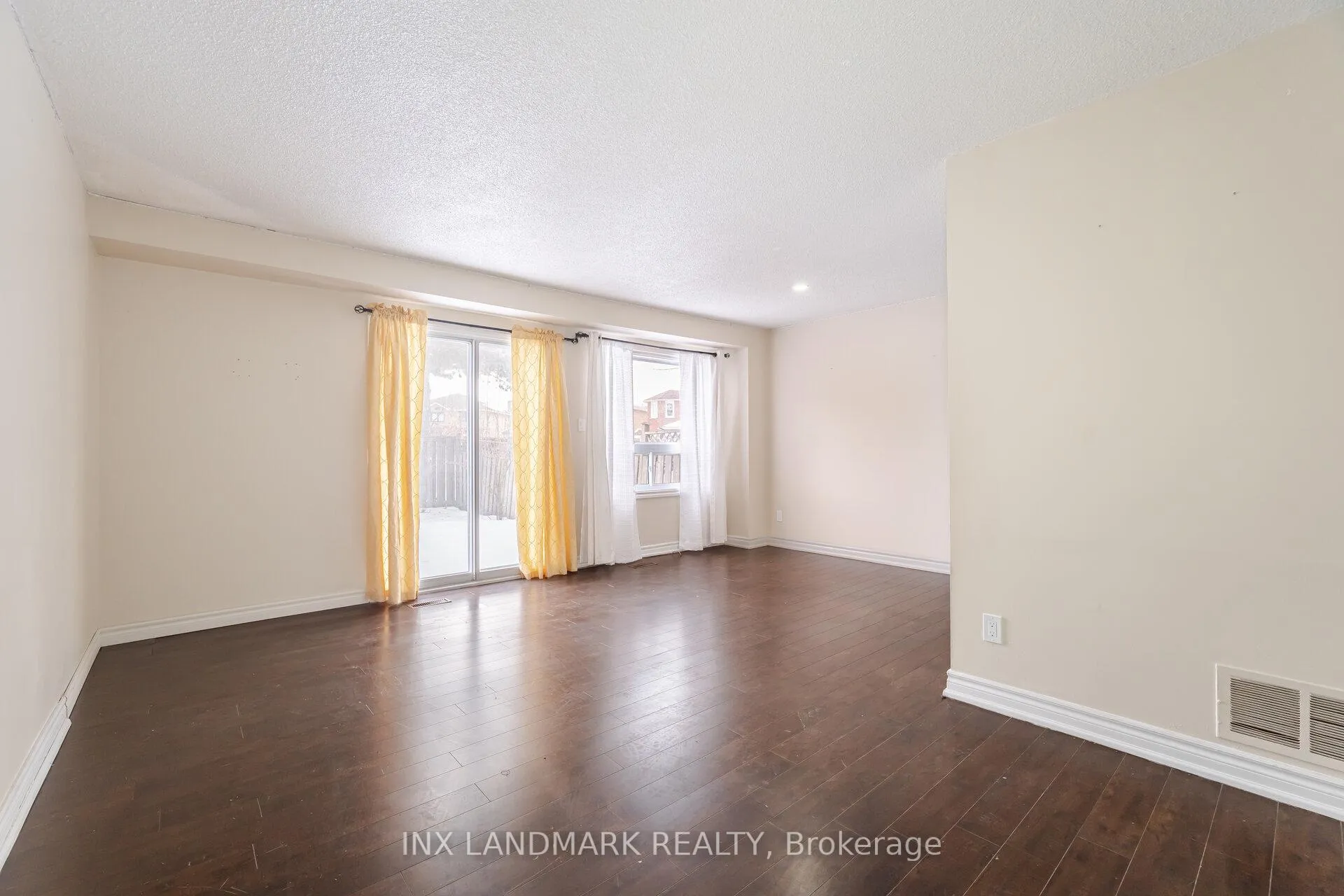 Photo 8 of 49 Tulip Drive, Brampton, Fletcher's Creek South — HOMEH