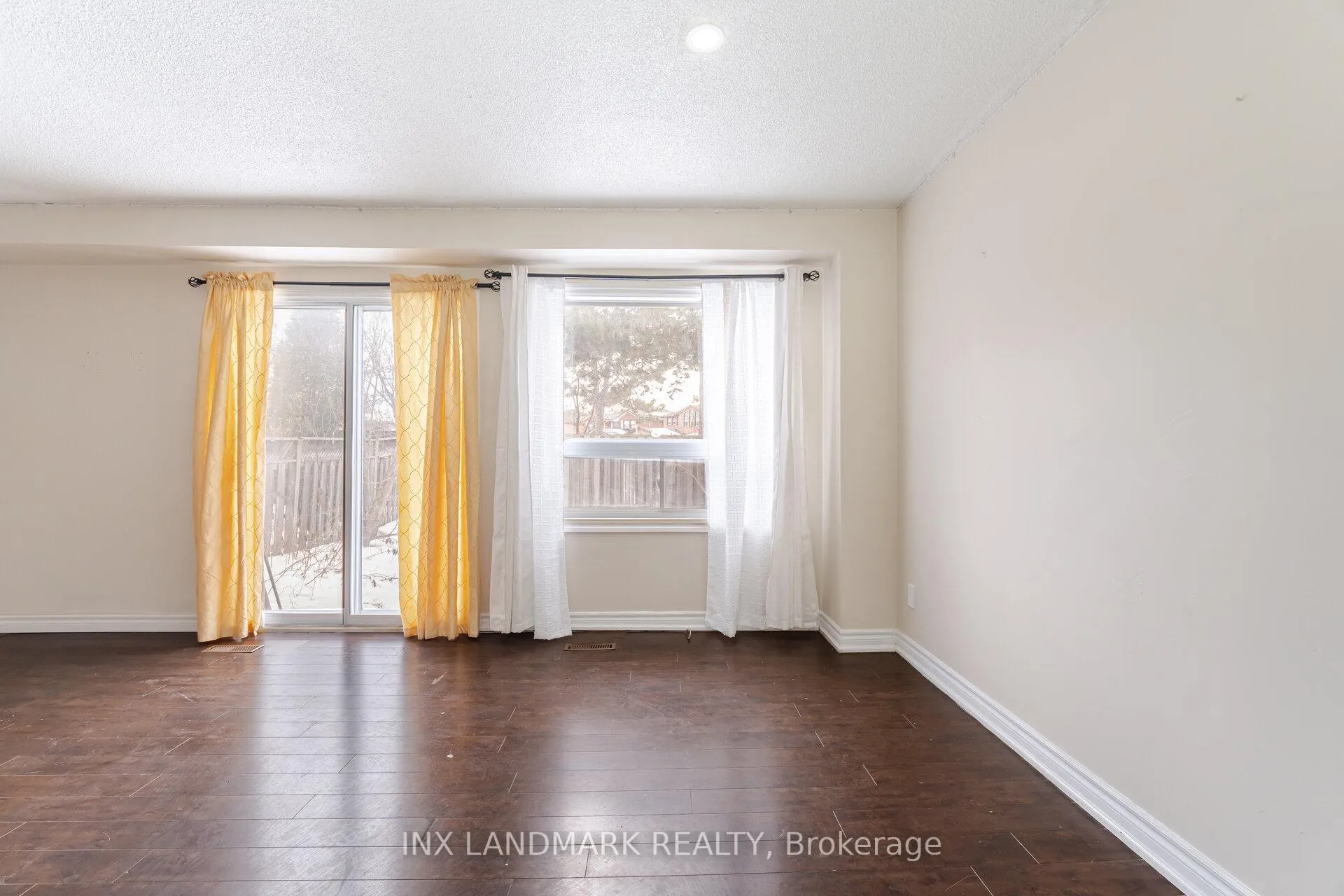 Photo 11 of 49 Tulip Drive, Brampton, Fletcher's Creek South — HOMEH