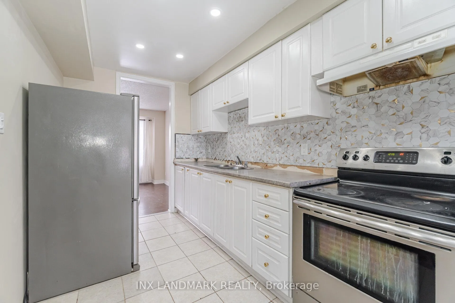 Photo 14 of 49 Tulip Drive, Brampton, Fletcher's Creek South — HOMEH