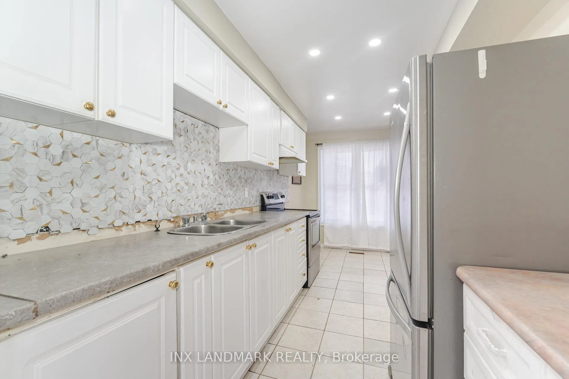 Photo 15 of 49 Tulip Drive, Brampton, Fletcher's Creek South — HOMEH