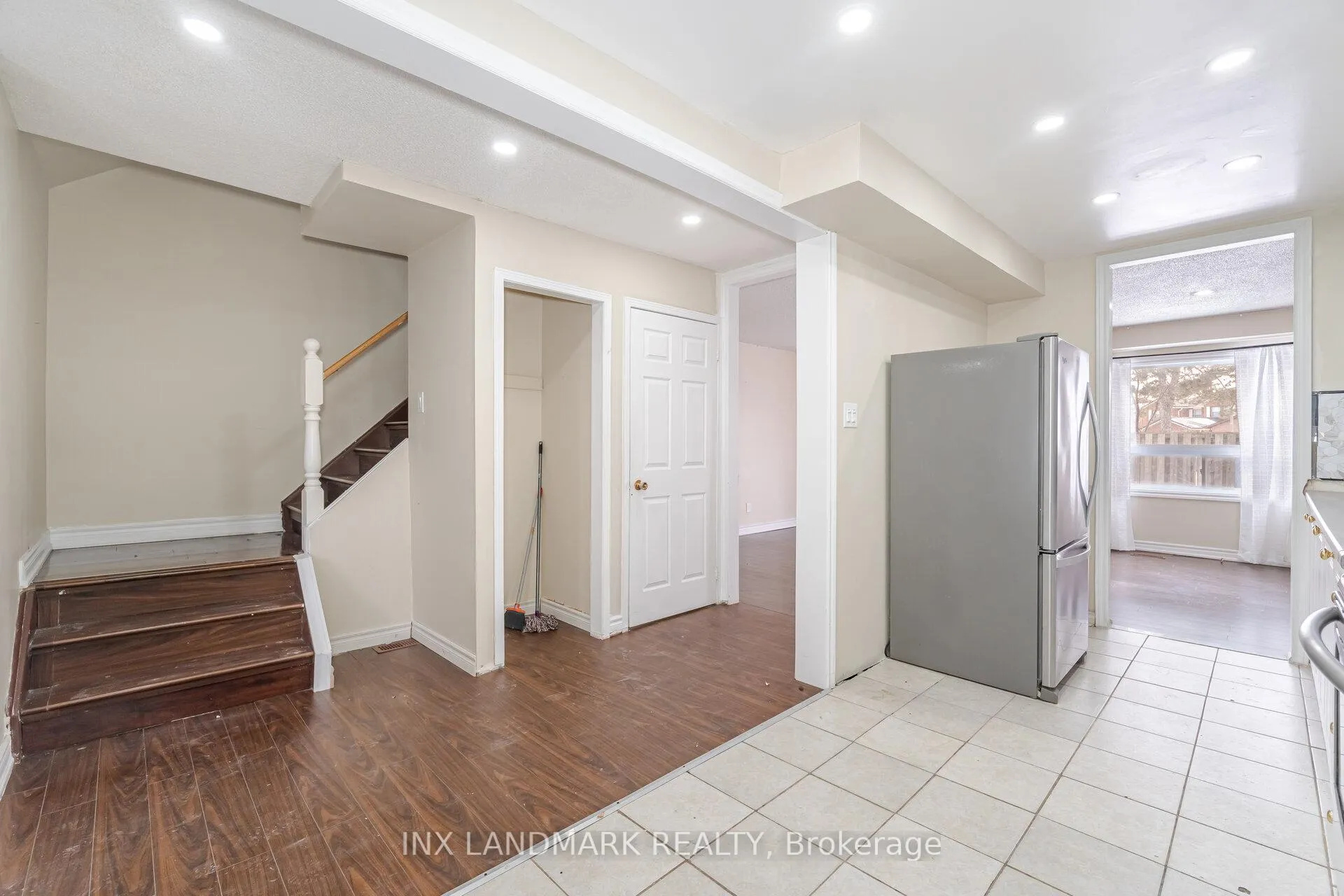 Photo 17 of 49 Tulip Drive, Brampton, Fletcher's Creek South — HOMEH