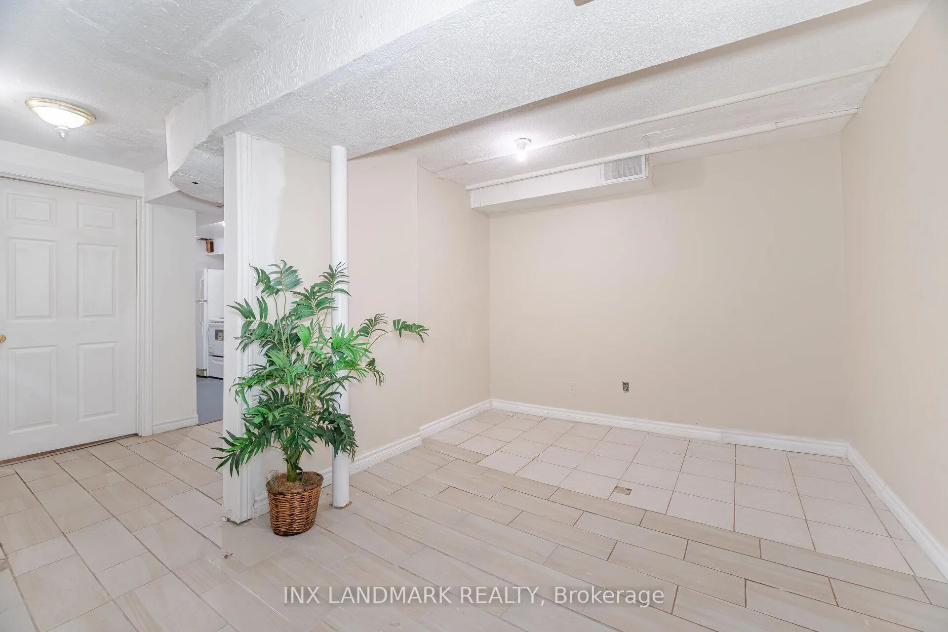 Photo 32 of 49 Tulip Drive, Brampton, Fletcher's Creek South — HOMEH