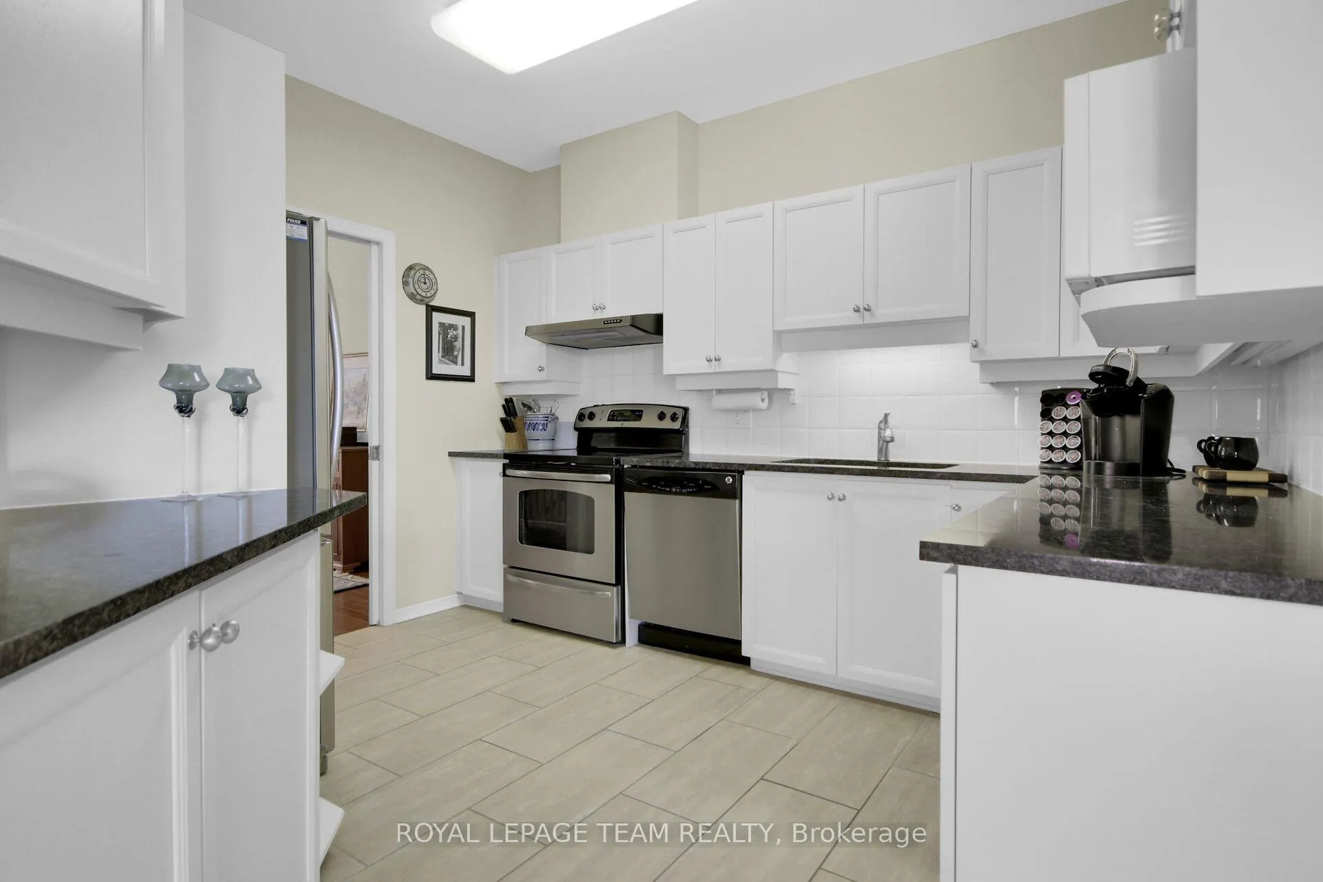 Photo 10 of 8 Stonecroft Terrace, Ottawa, Kanata - Kanata Lakes/Heritage Hills — HOMEH