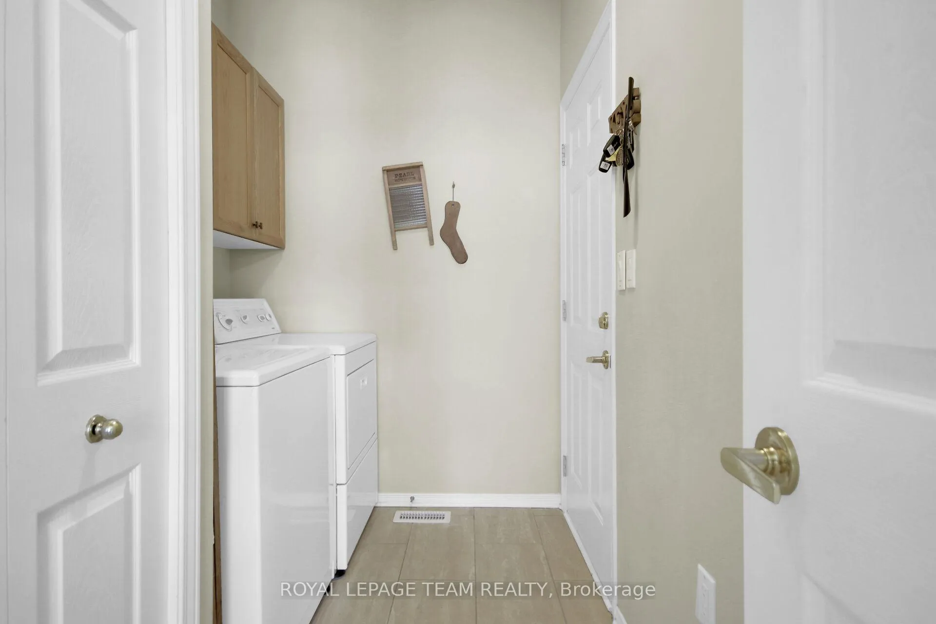 Photo 14 of 8 Stonecroft Terrace, Ottawa, Kanata - Kanata Lakes/Heritage Hills — HOMEH