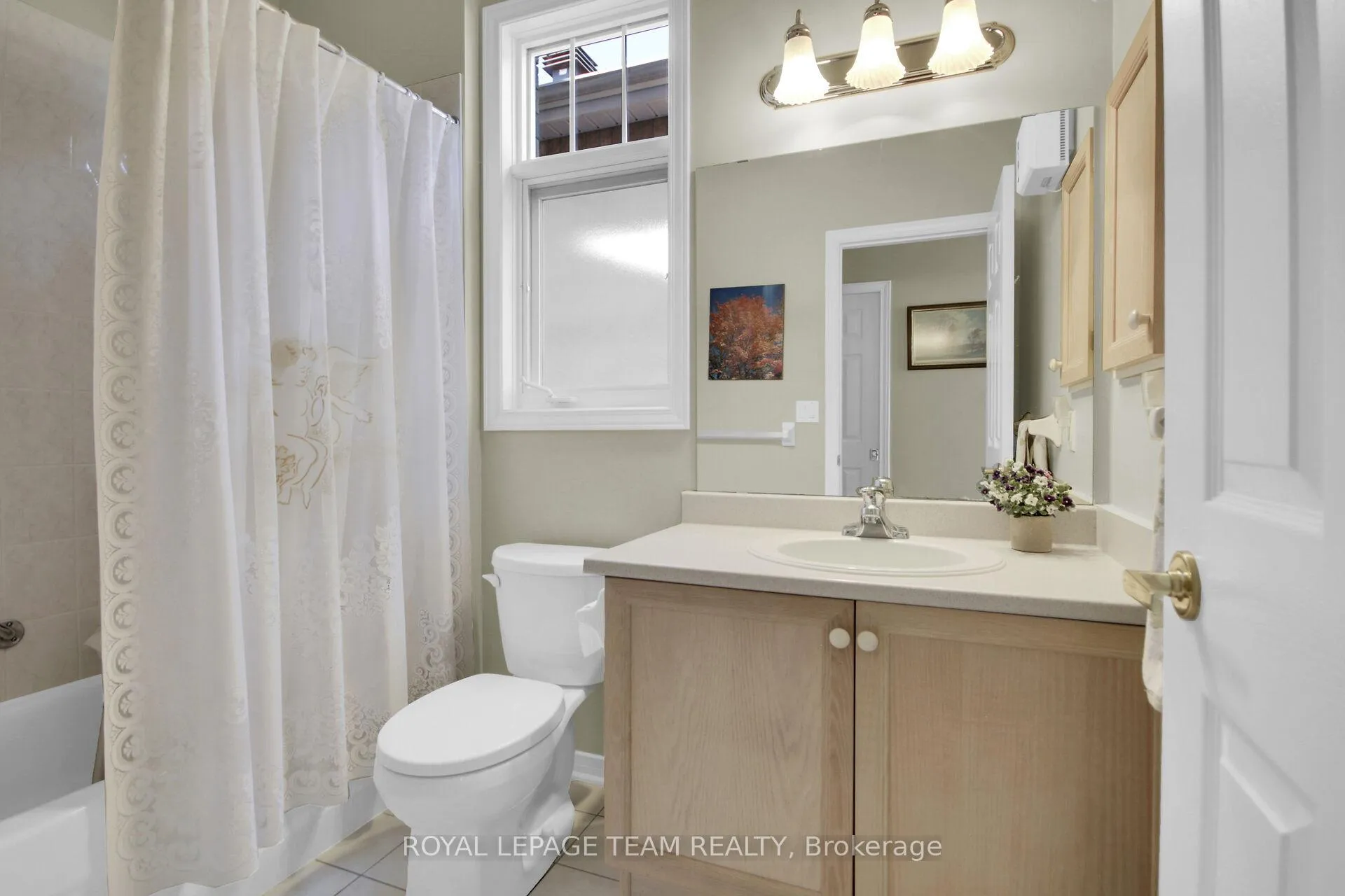 Photo 17 of 8 Stonecroft Terrace, Ottawa, Kanata - Kanata Lakes/Heritage Hills — HOMEH