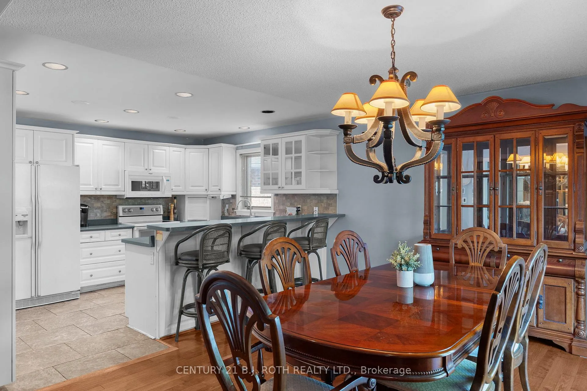 Photo 9 of 65 Barre Drive, Barrie, Painswick North — HOMEH