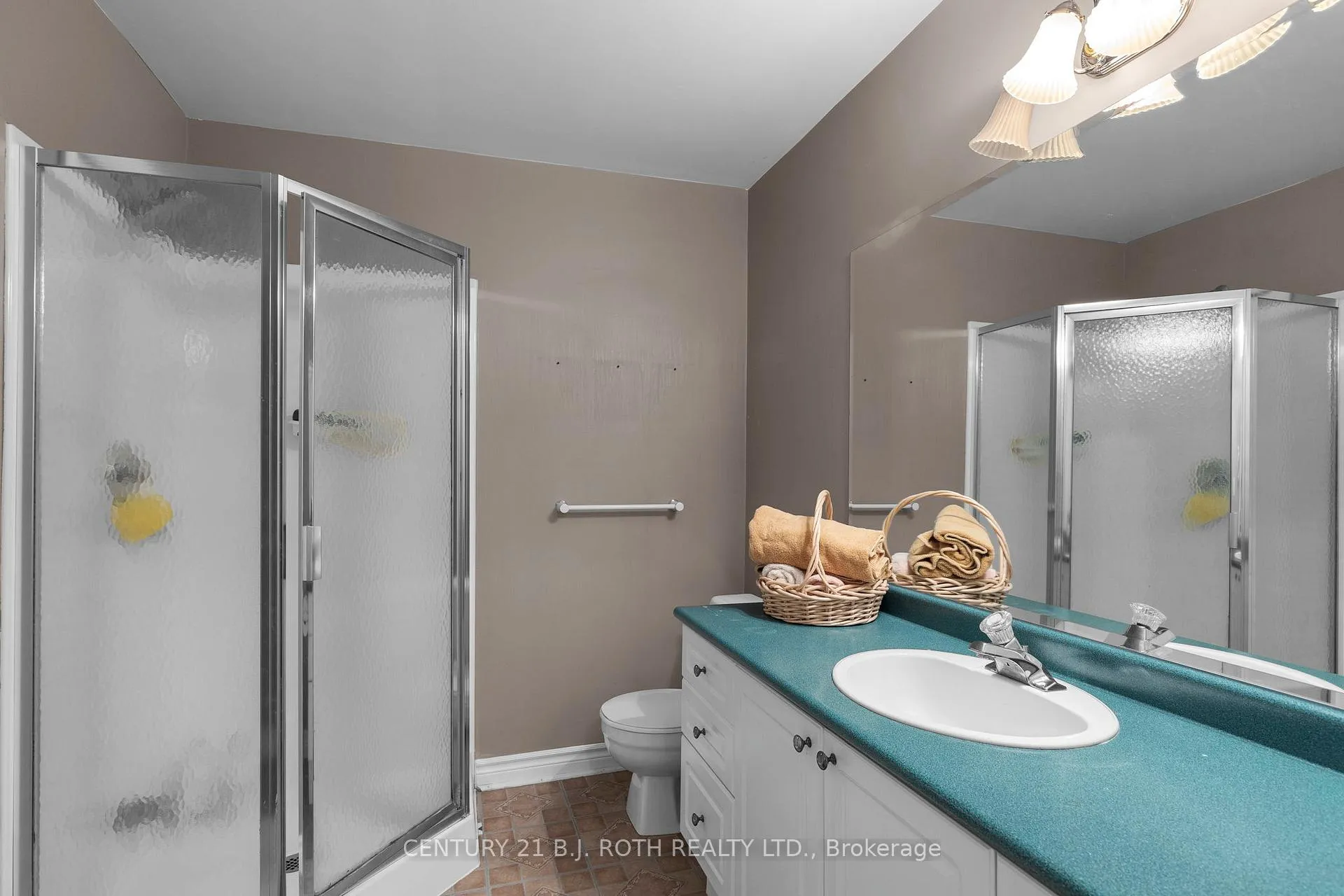Photo 25 of 65 Barre Drive, Barrie, Painswick North — HOMEH