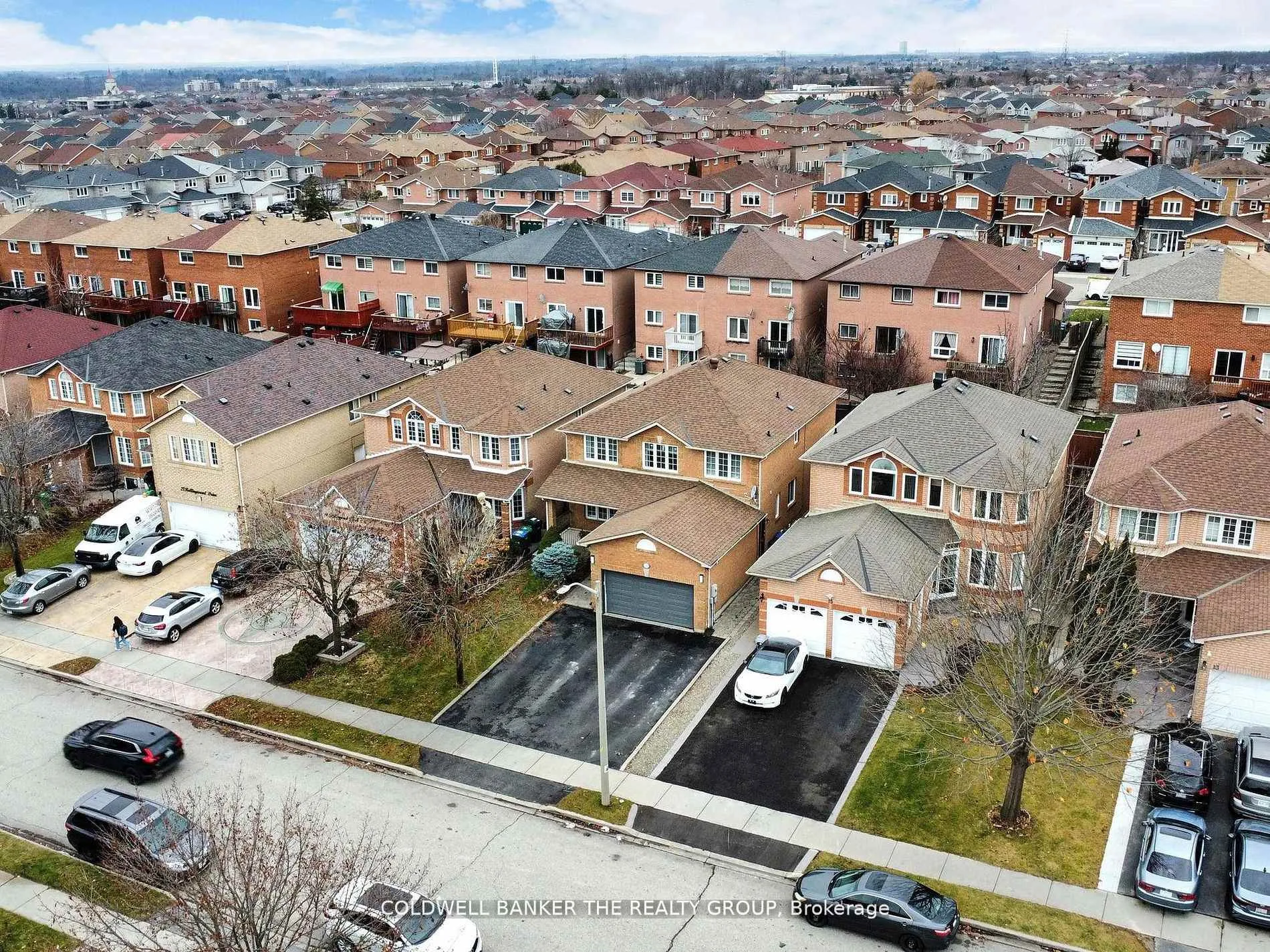 Photo 6 of 17 Rollingwood Drive, Brampton, Fletcher's Creek South — HOMEH