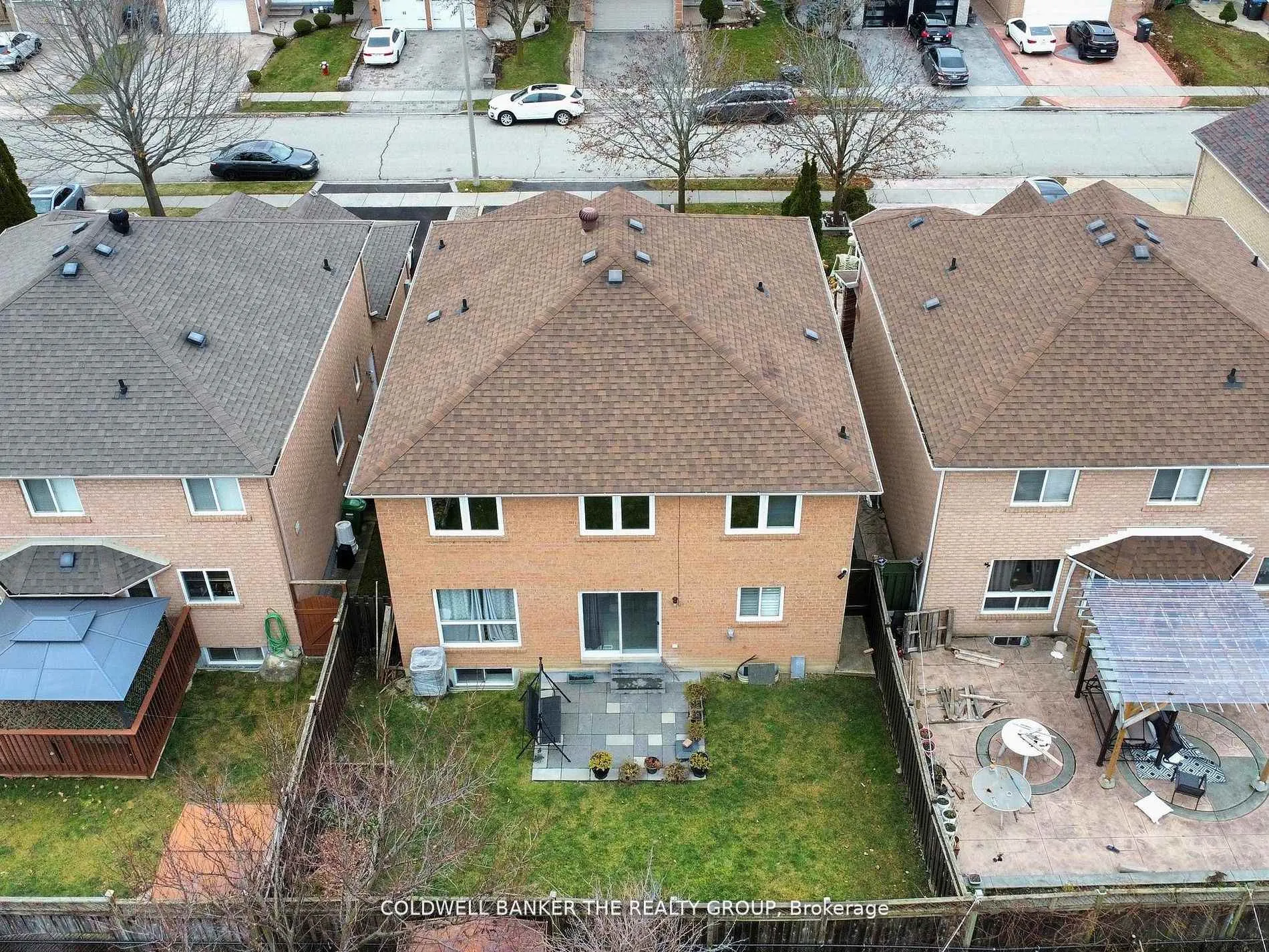 Photo 9 of 17 Rollingwood Drive, Brampton, Fletcher's Creek South — HOMEH