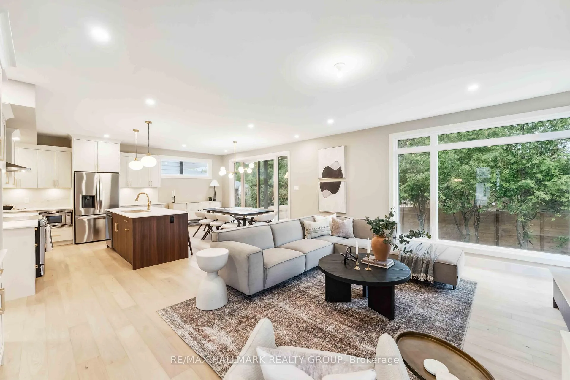 Photo 4 of 108 Theberge Private, Ottawa, Meadowlands/St. Claire Gardens — HOMEH