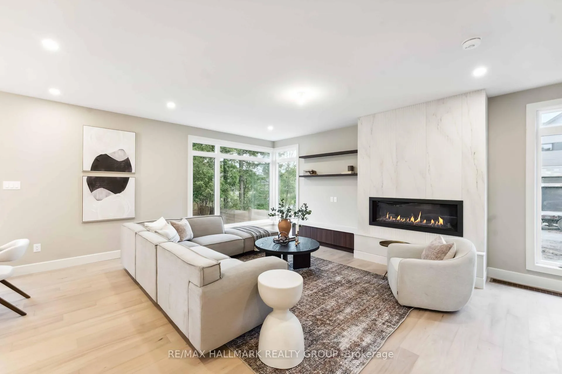 Photo 5 of 108 Theberge Private, Ottawa, Meadowlands/St. Claire Gardens — HOMEH