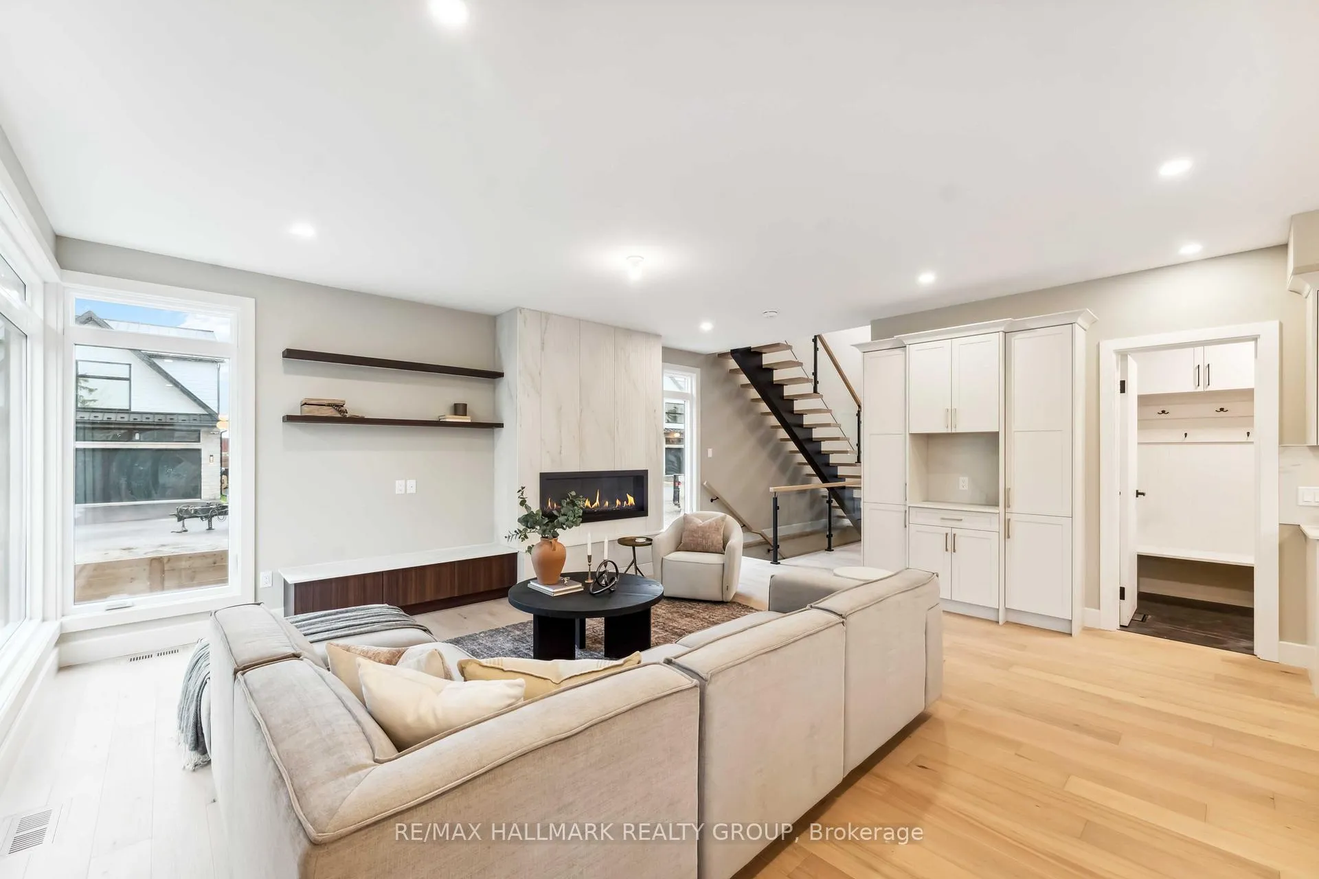 Photo 7 of 108 Theberge Private, Ottawa, Meadowlands/St. Claire Gardens — HOMEH