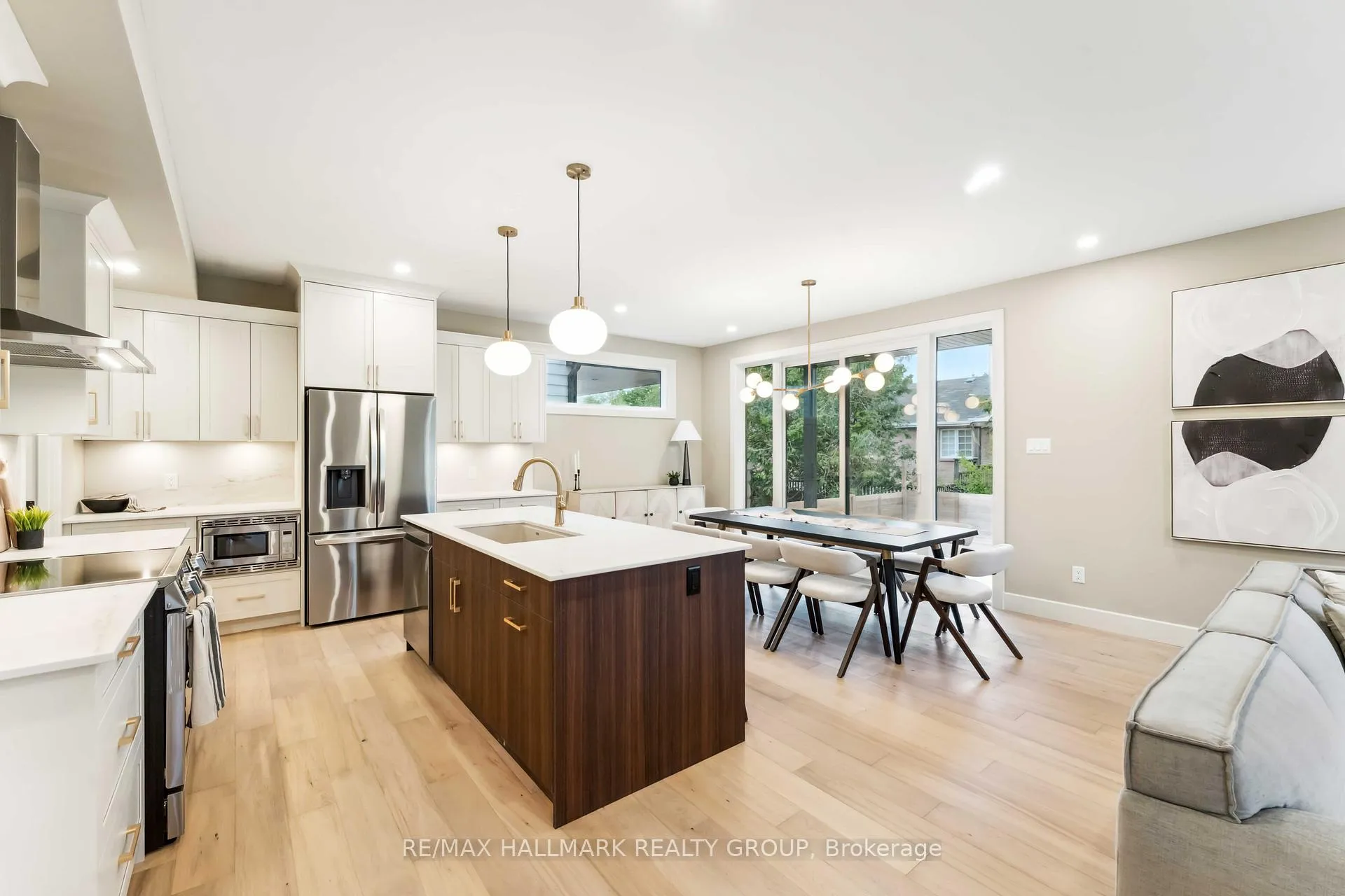 Photo 8 of 108 Theberge Private, Ottawa, Meadowlands/St. Claire Gardens — HOMEH