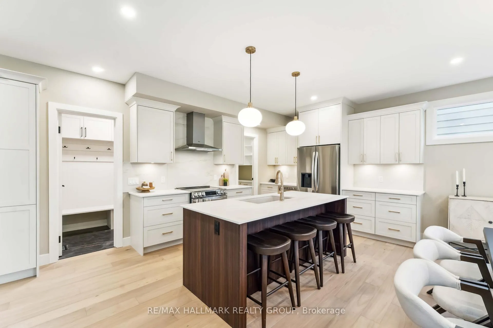 Photo 11 of 108 Theberge Private, Ottawa, Meadowlands/St. Claire Gardens — HOMEH