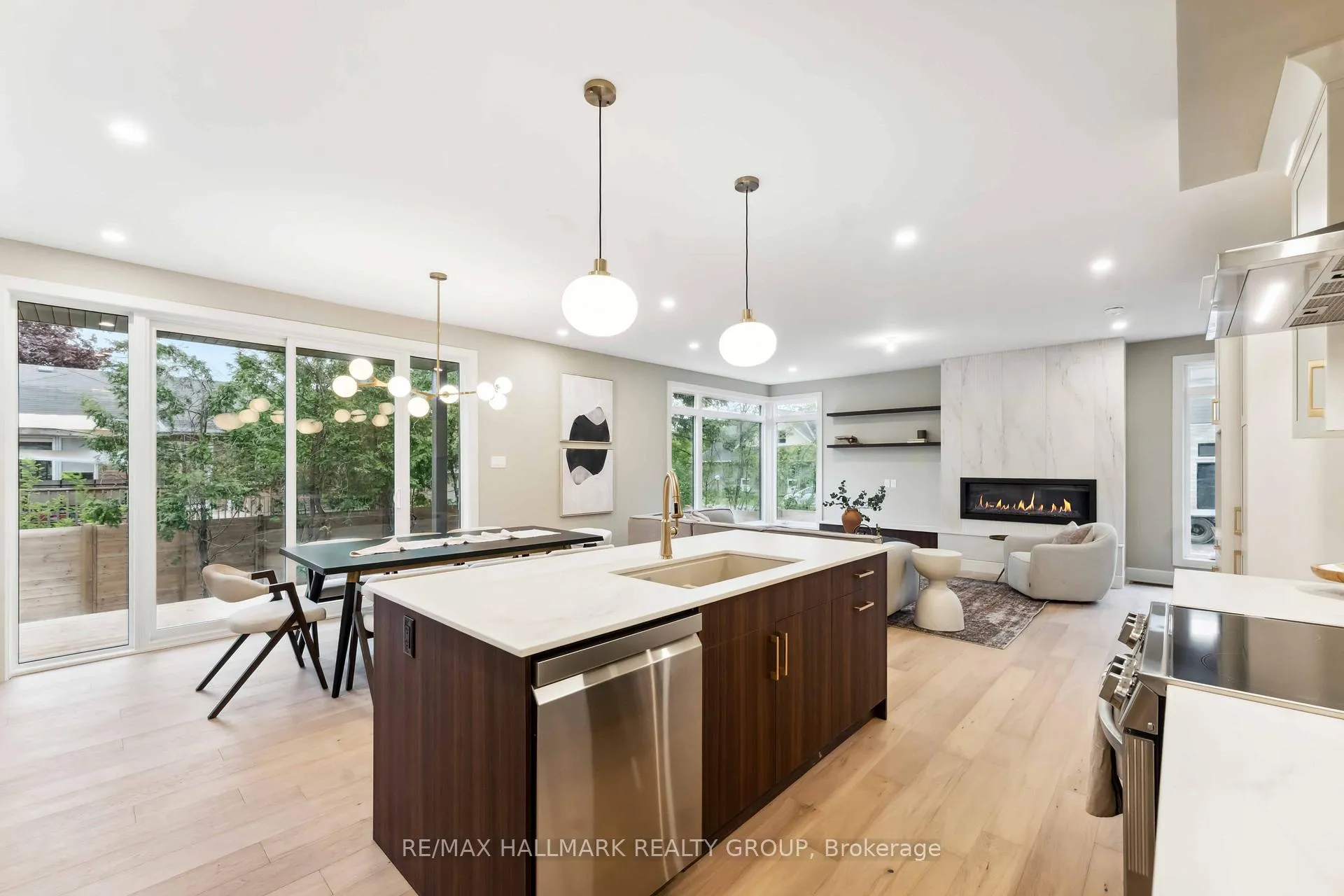 Photo 13 of 108 Theberge Private, Ottawa, Meadowlands/St. Claire Gardens — HOMEH
