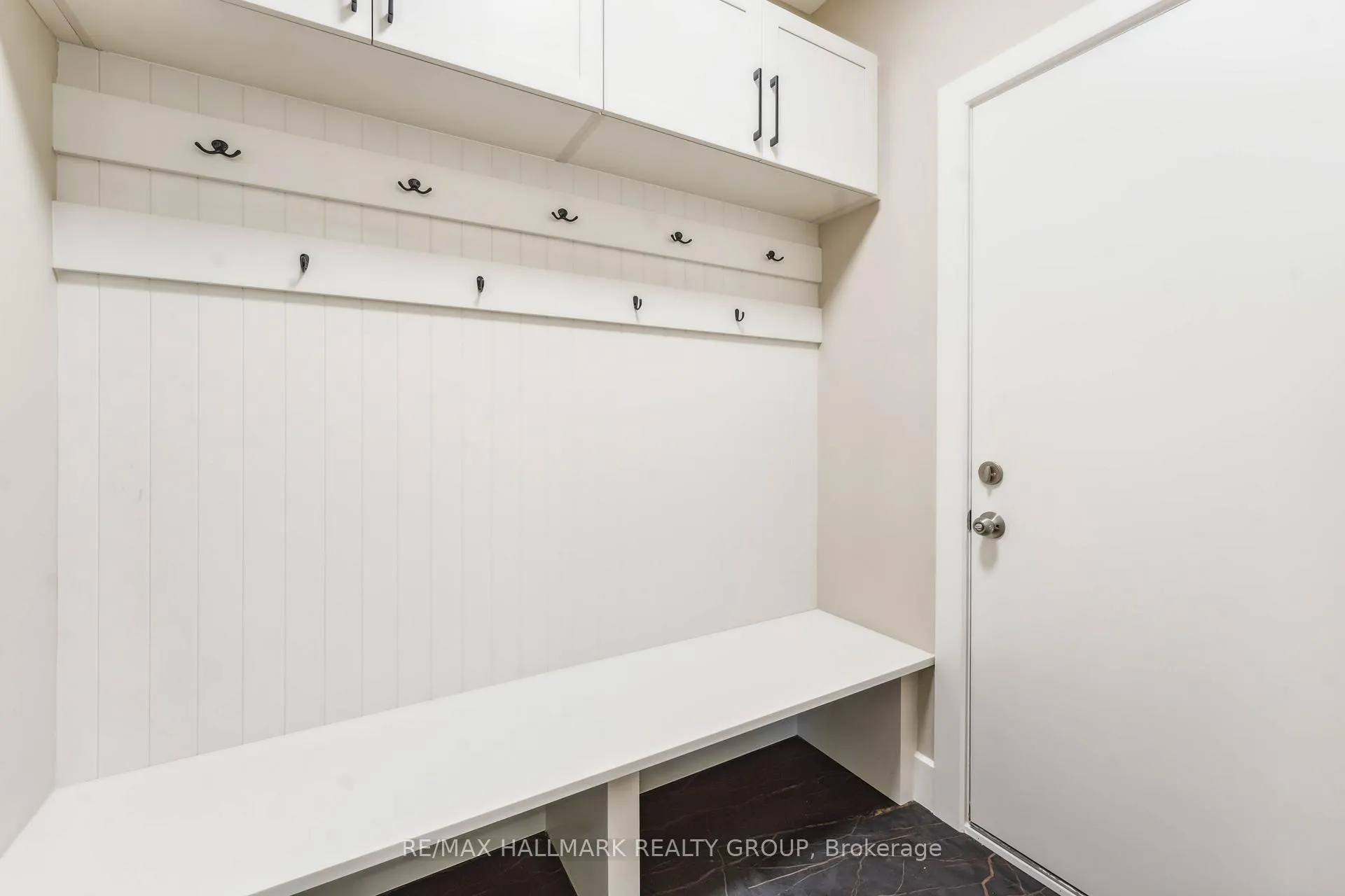 Photo 15 of 108 Theberge Private, Ottawa, Meadowlands/St. Claire Gardens — HOMEH