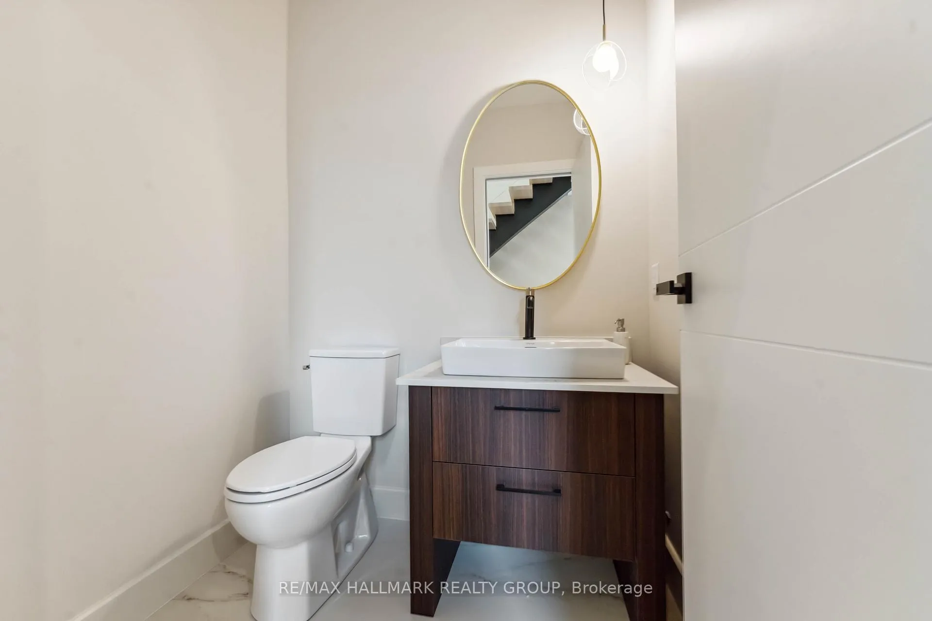 Photo 16 of 108 Theberge Private, Ottawa, Meadowlands/St. Claire Gardens — HOMEH