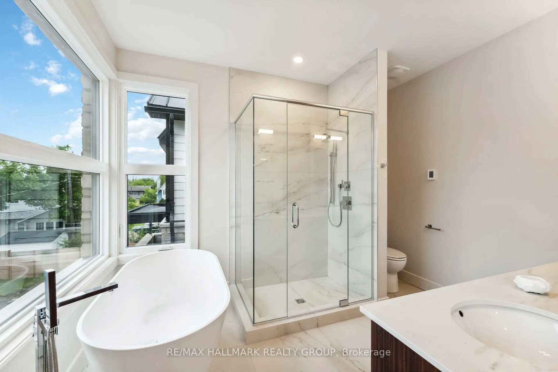 Photo 19 of 108 Theberge Private, Ottawa, Meadowlands/St. Claire Gardens — HOMEH