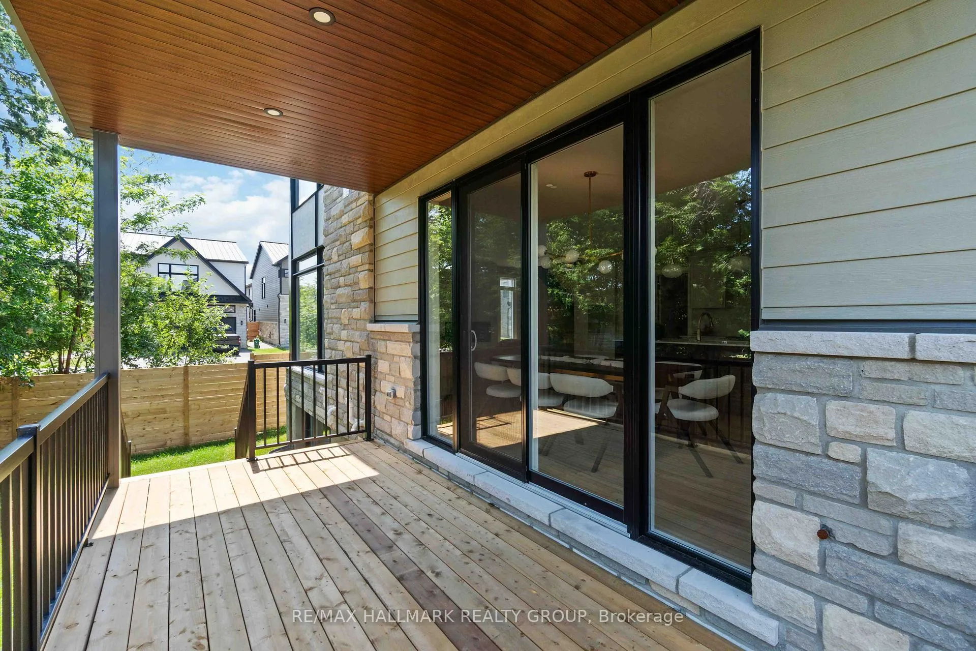 Photo 33 of 108 Theberge Private, Ottawa, Meadowlands/St. Claire Gardens — HOMEH