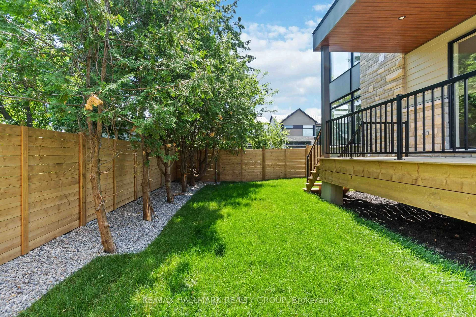 Photo 35 of 108 Theberge Private, Ottawa, Meadowlands/St. Claire Gardens — HOMEH