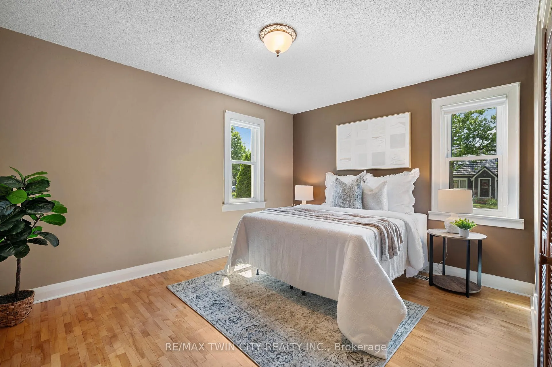 Photo 11 of 65 Sixth Avenue, Kitchener — HOMEH