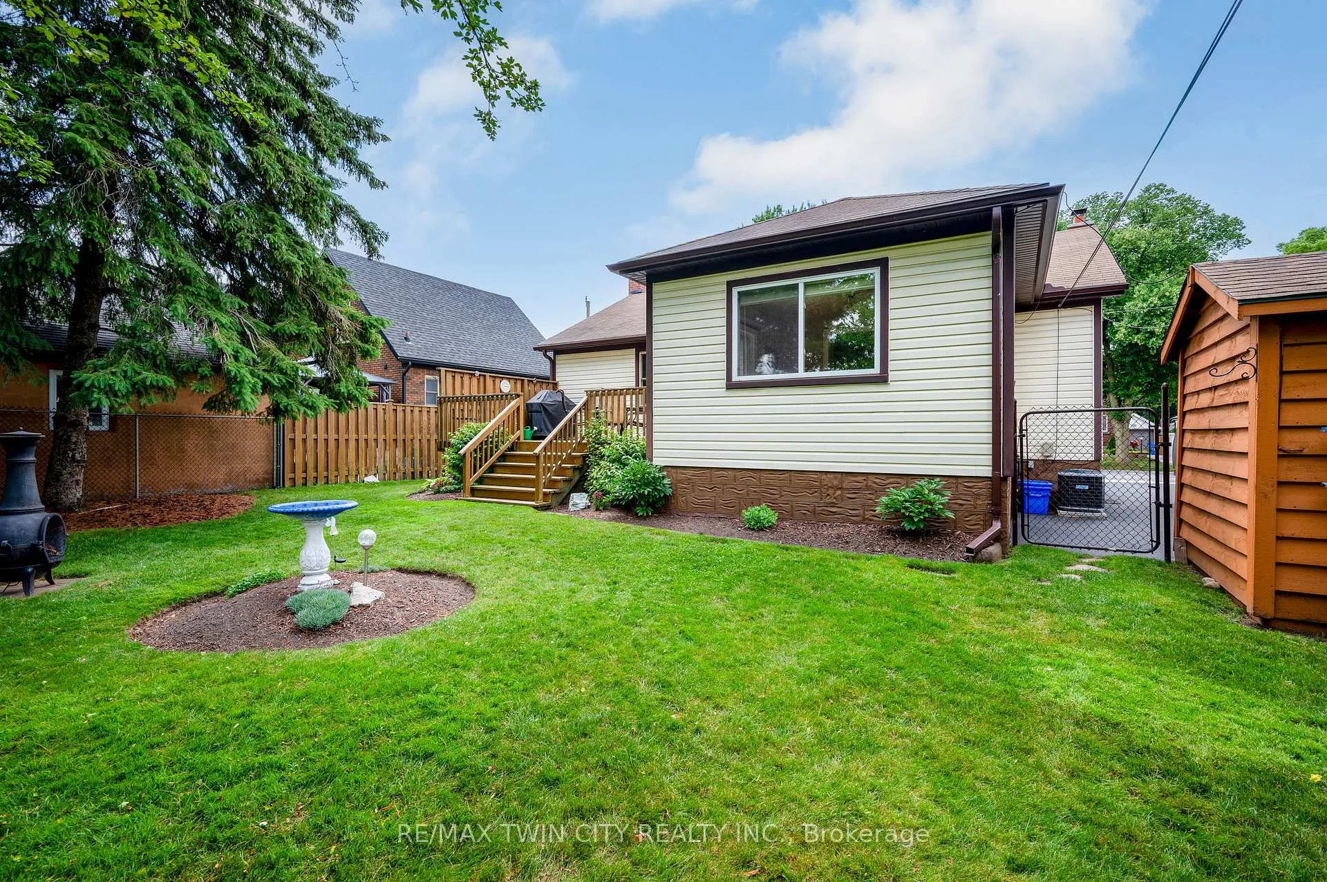 Photo 33 of 65 Sixth Avenue, Kitchener — HOMEH