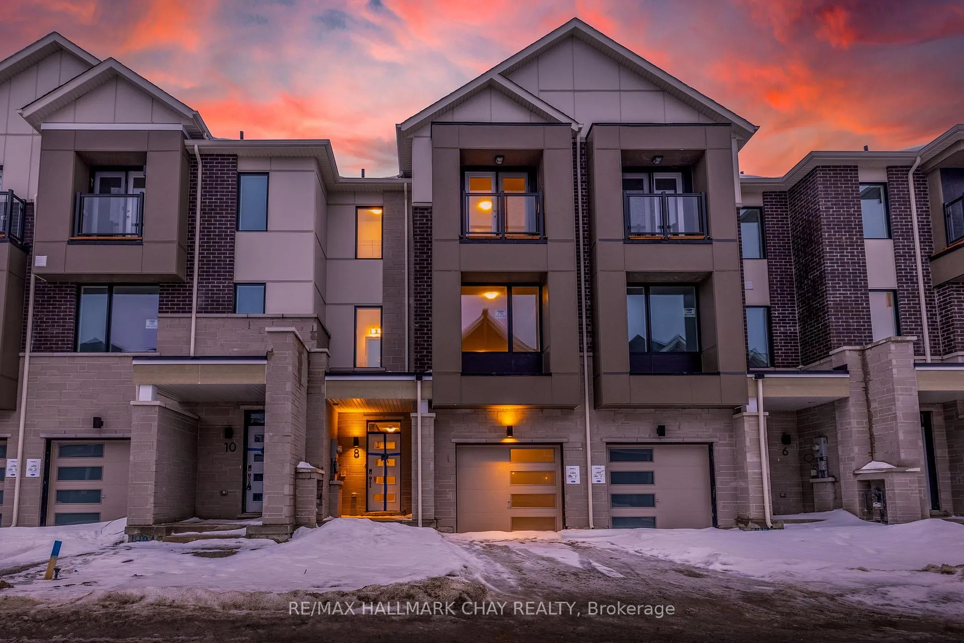 Front of 8 Pearen Lane
