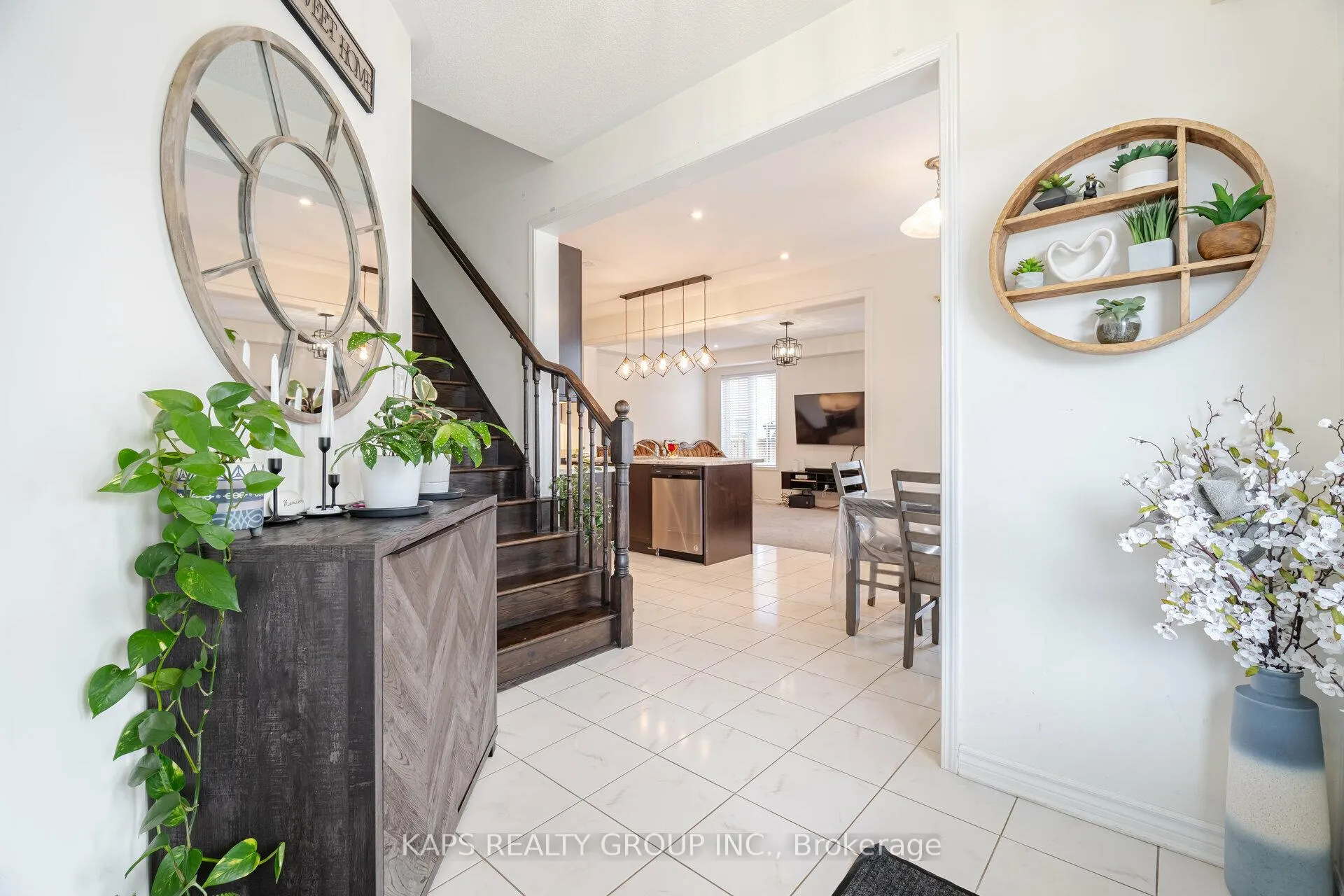 Photo 10 of 33 Ringway Road, Brampton, Northwest Brampton — HOMEH
