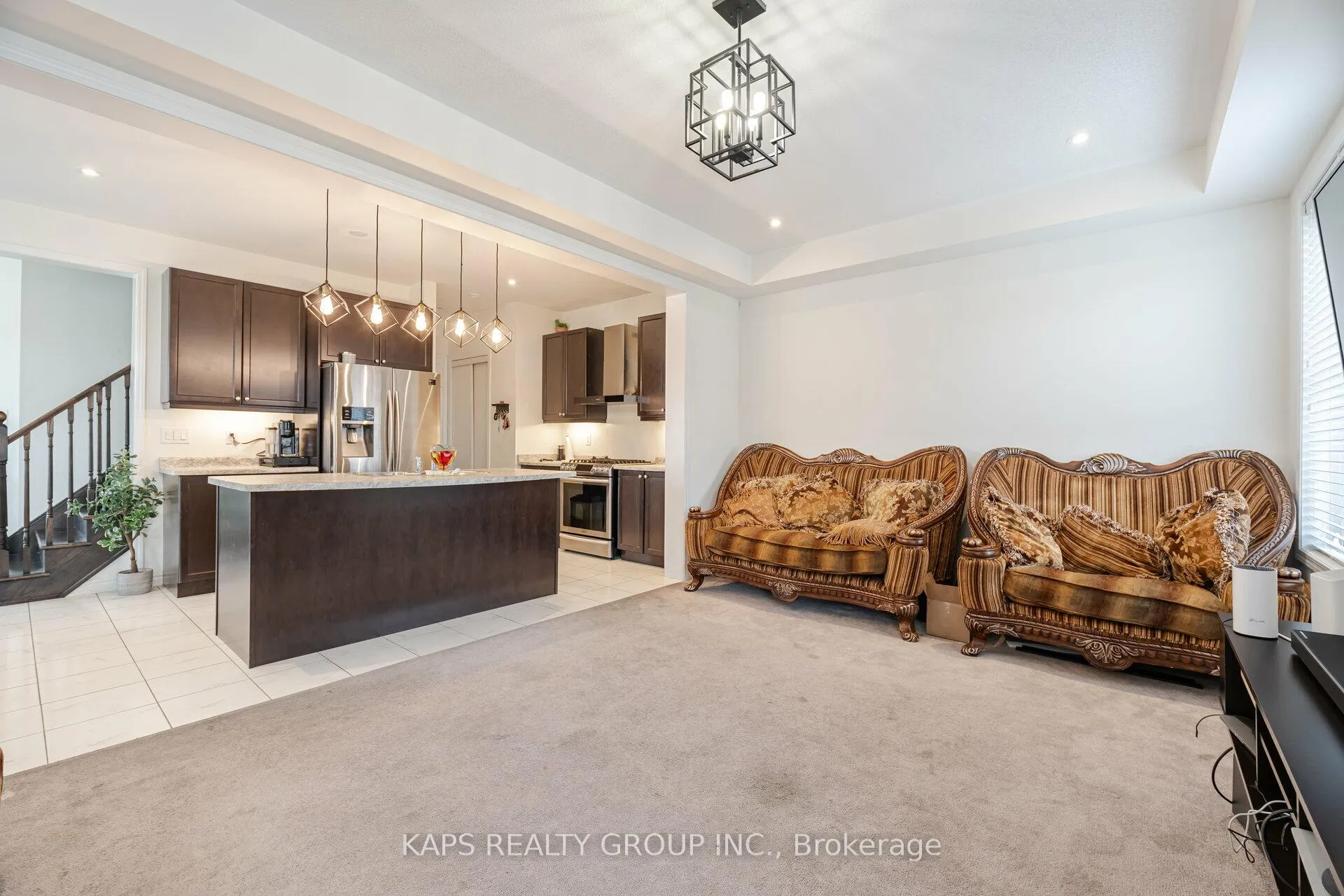 Photo 12 of 33 Ringway Road, Brampton, Northwest Brampton — HOMEH