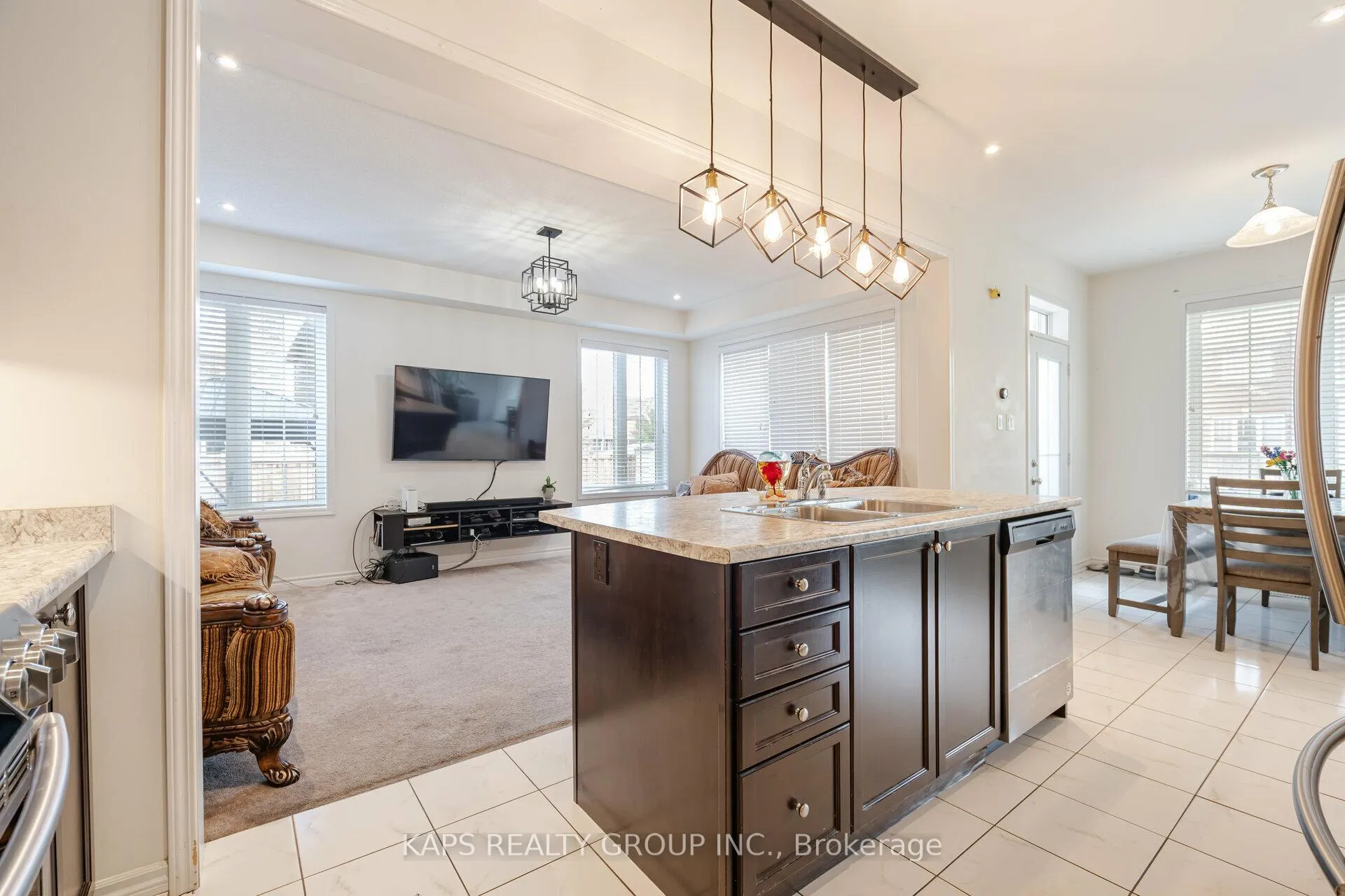 Photo 17 of 33 Ringway Road, Brampton, Northwest Brampton — HOMEH