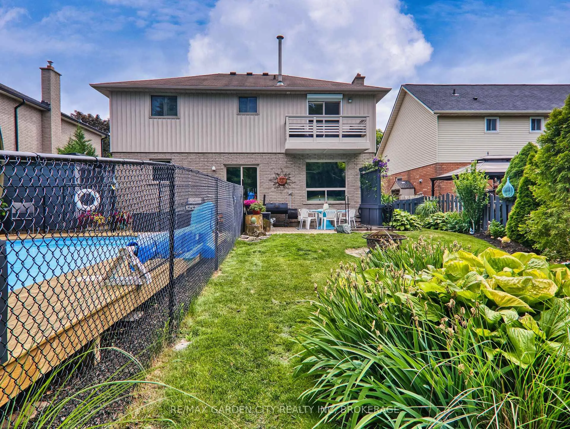 Photo 4 of 25 Sumner Crescent, Grimsby, Grimsby Beach — HOMEH