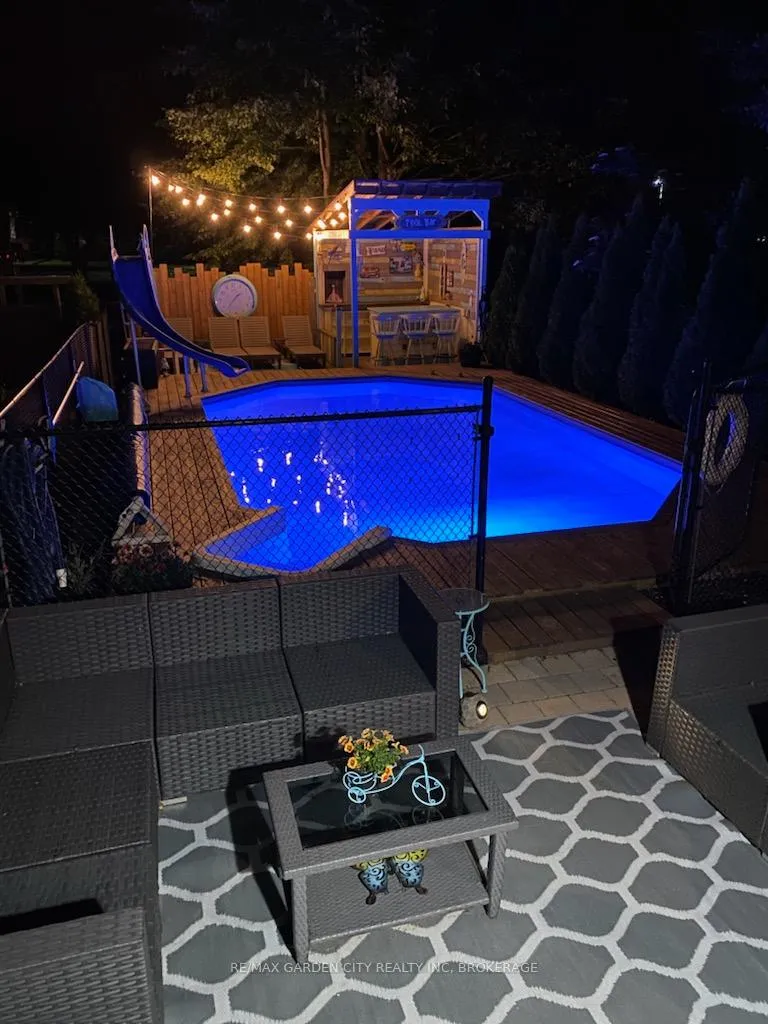 Photo 10 of 25 Sumner Crescent, Grimsby, Grimsby Beach — HOMEH