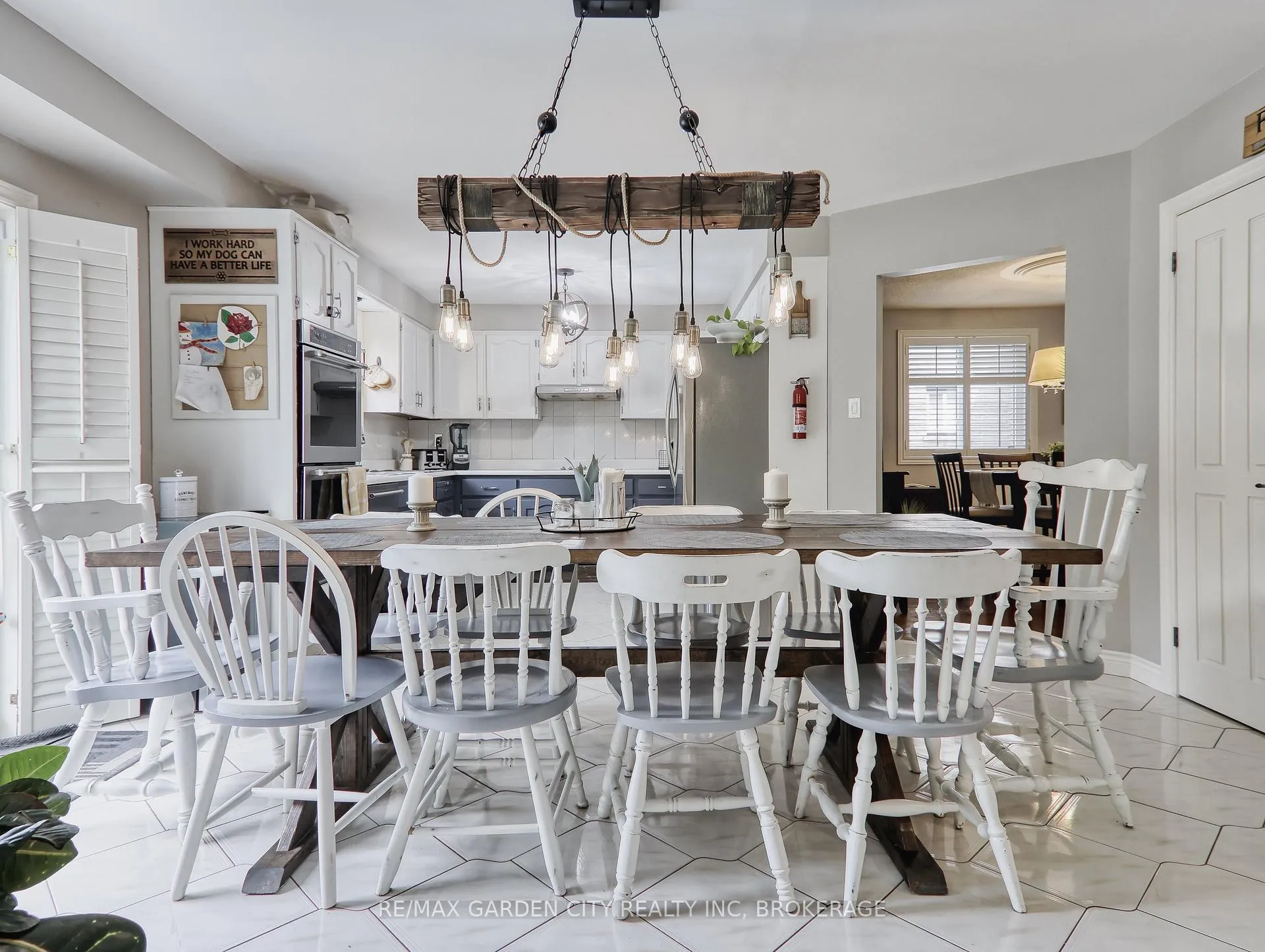 Photo 17 of 25 Sumner Crescent, Grimsby, Grimsby Beach — HOMEH