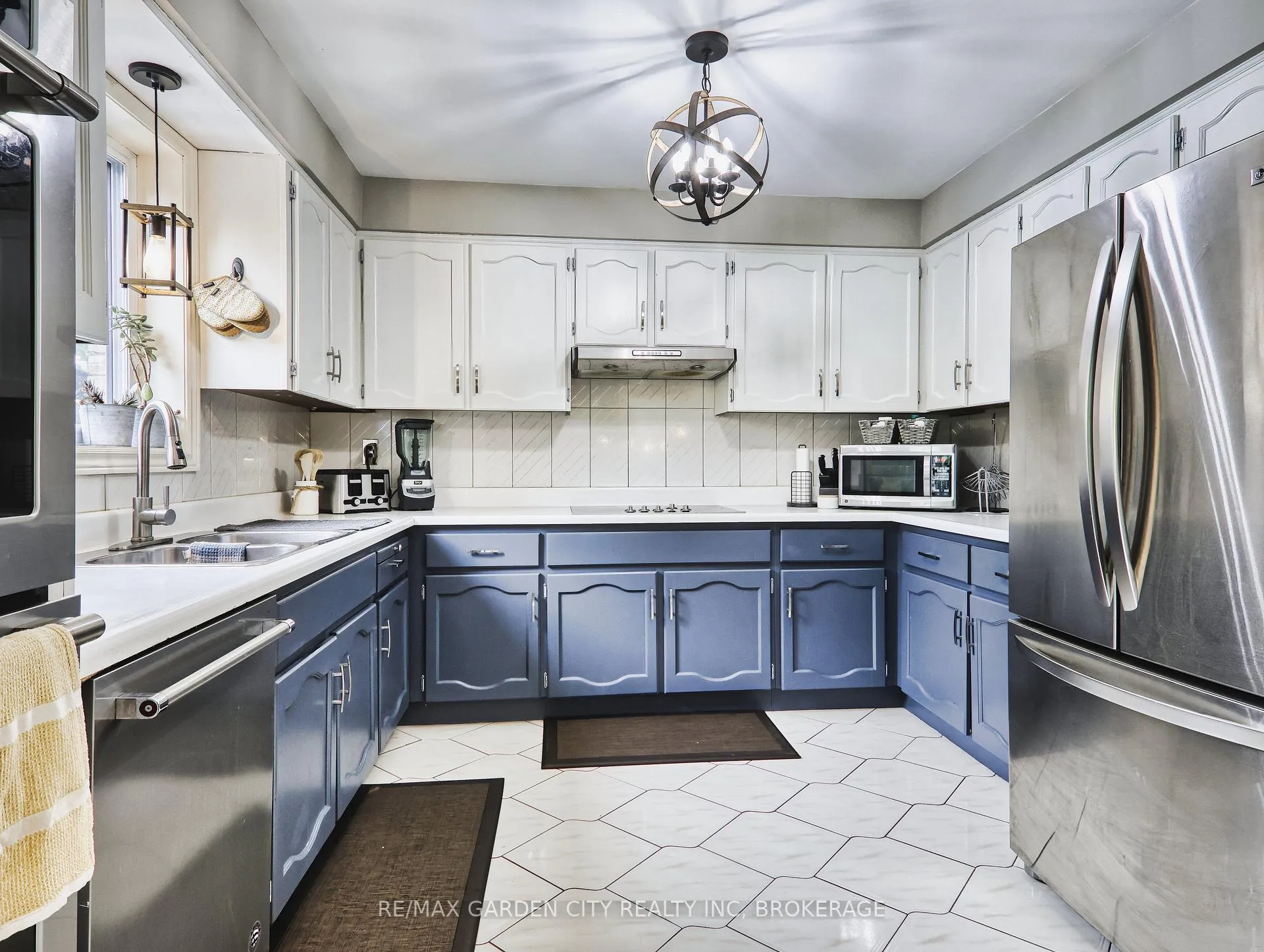 Photo 18 of 25 Sumner Crescent, Grimsby, Grimsby Beach — HOMEH