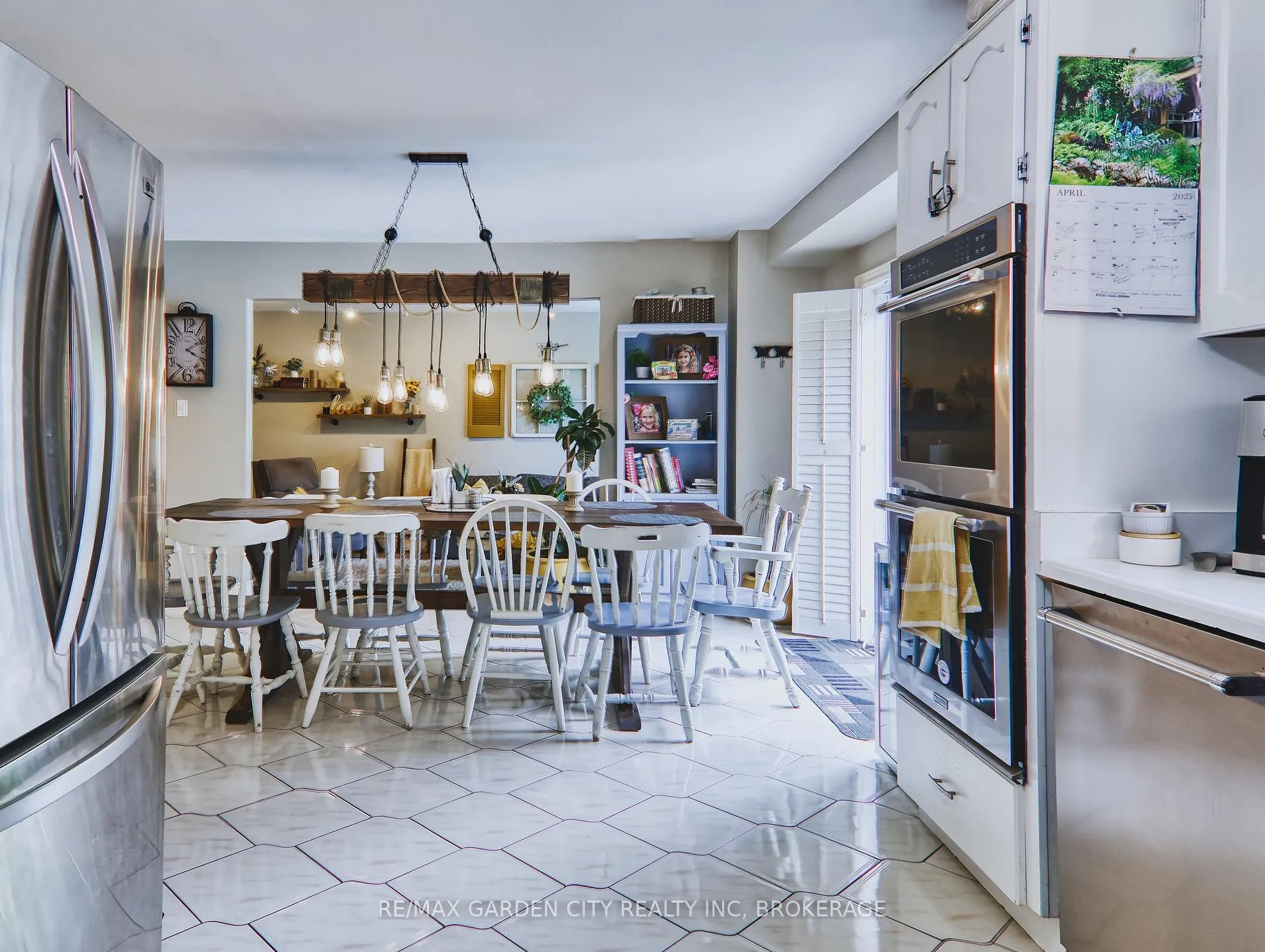 Photo 20 of 25 Sumner Crescent, Grimsby, Grimsby Beach — HOMEH