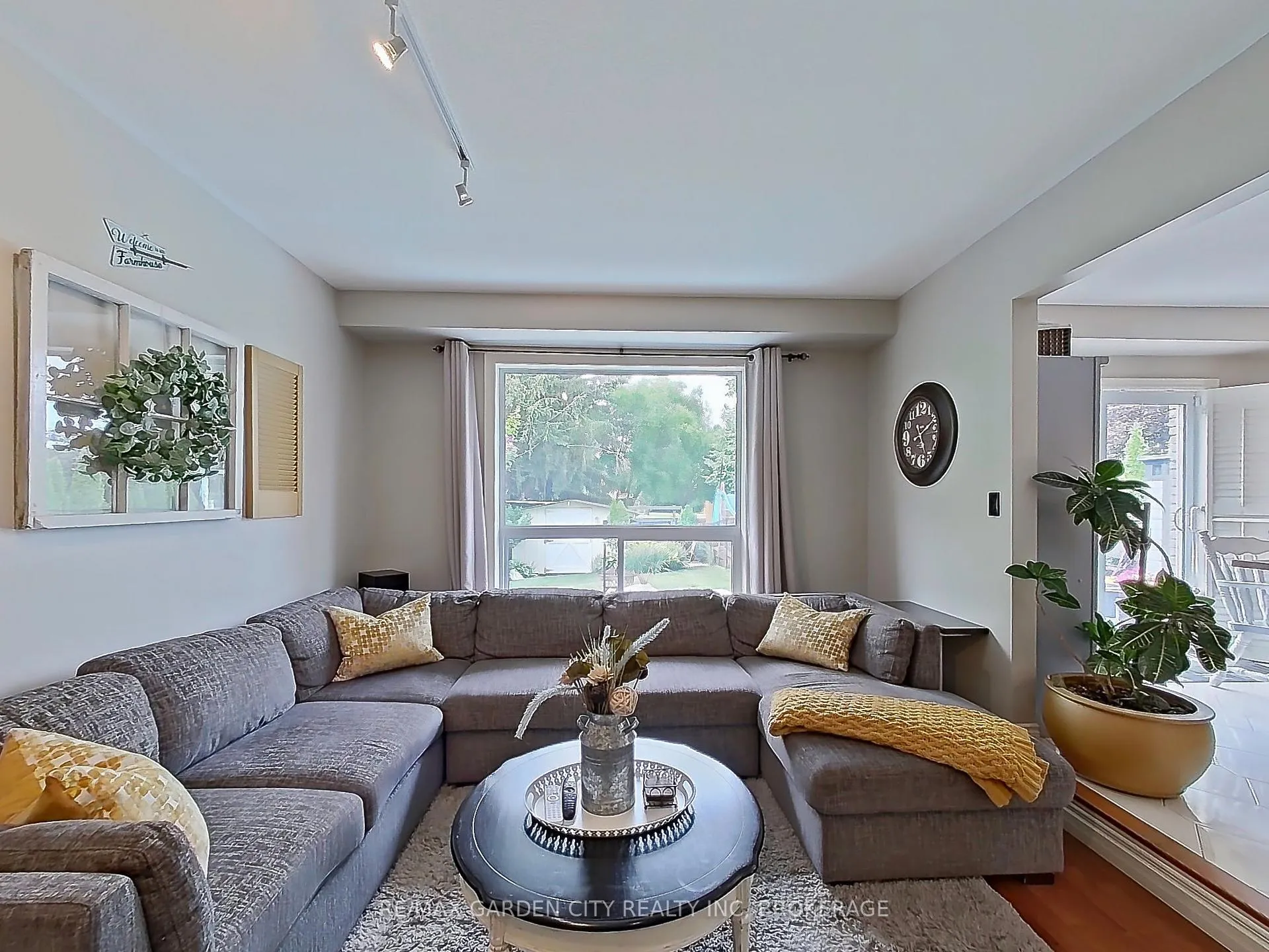 Photo 23 of 25 Sumner Crescent, Grimsby, Grimsby Beach — HOMEH
