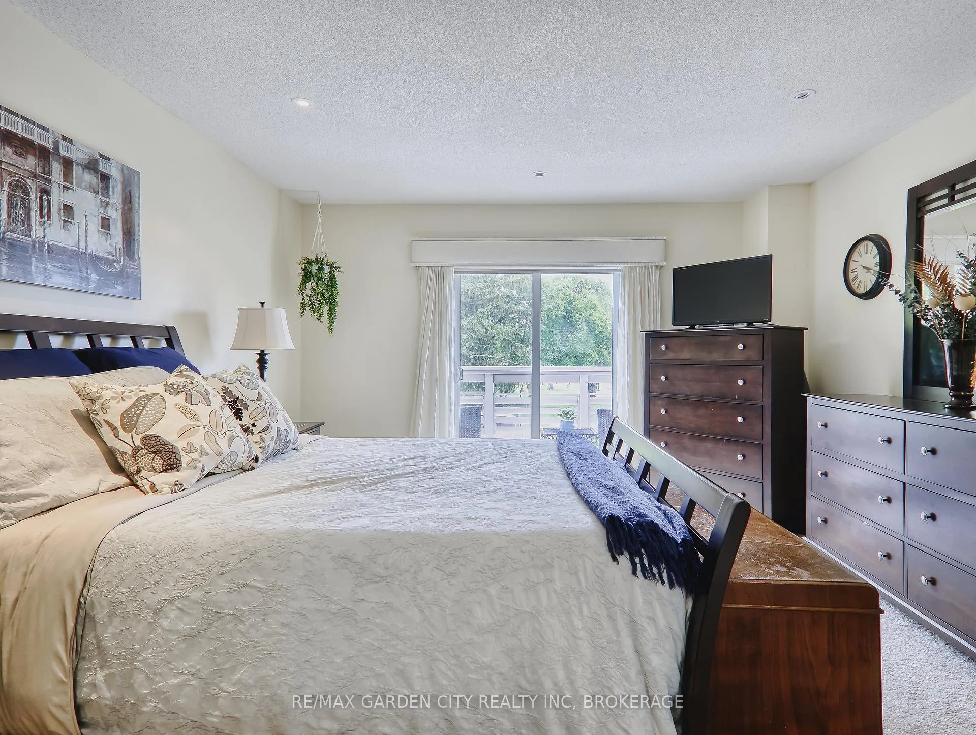 Photo 28 of 25 Sumner Crescent, Grimsby, Grimsby Beach — HOMEH