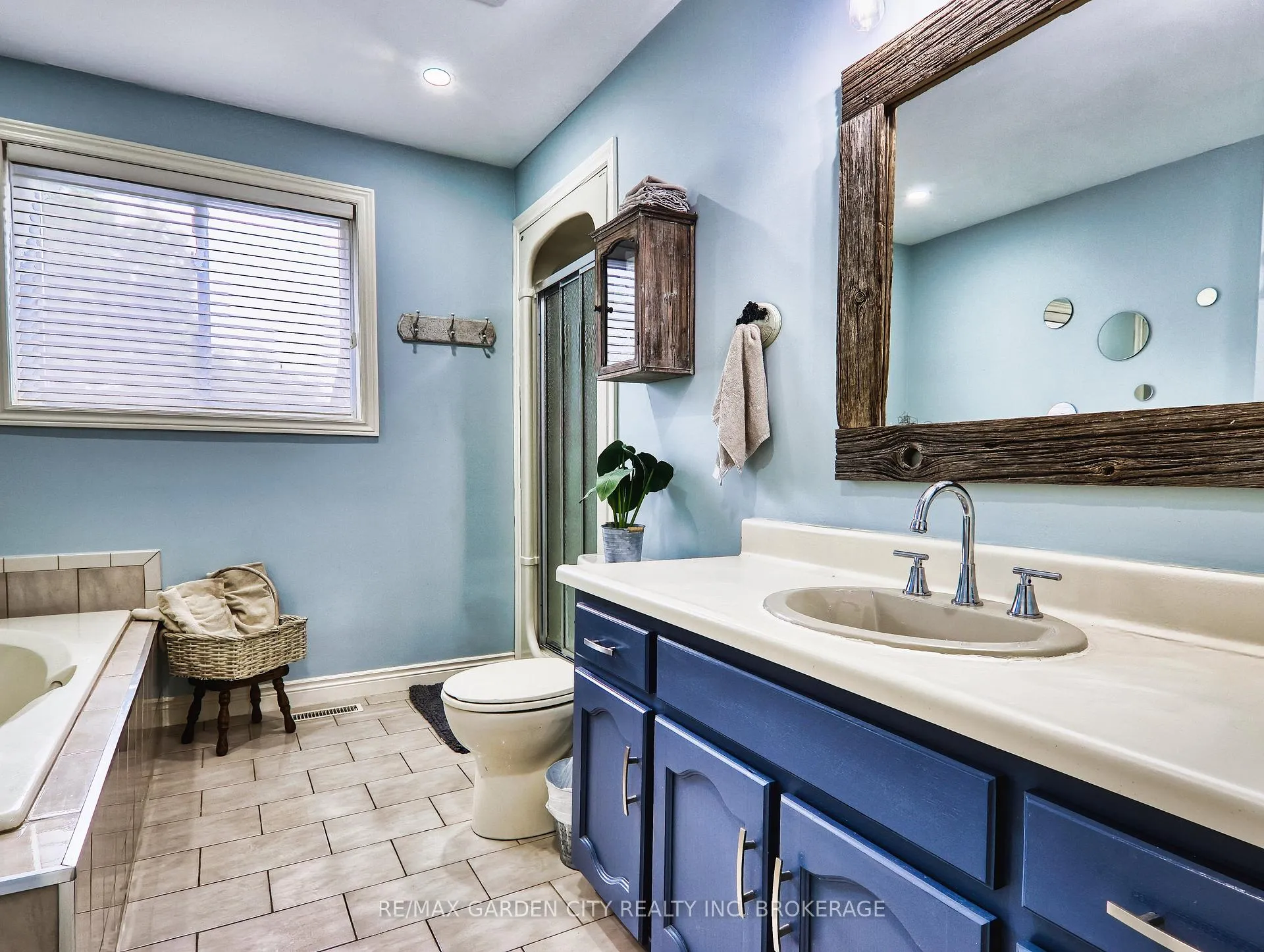 Photo 33 of 25 Sumner Crescent, Grimsby, Grimsby Beach — HOMEH