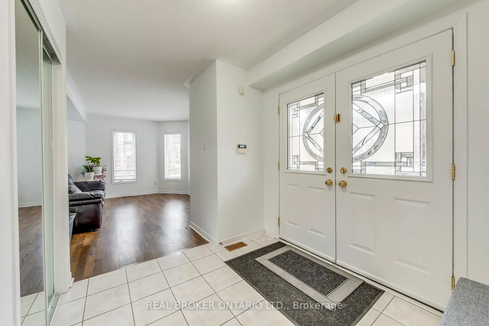 Photo 4 of 7 Gifford Gate, Brampton, Sandringham-Wellington — HOMEH