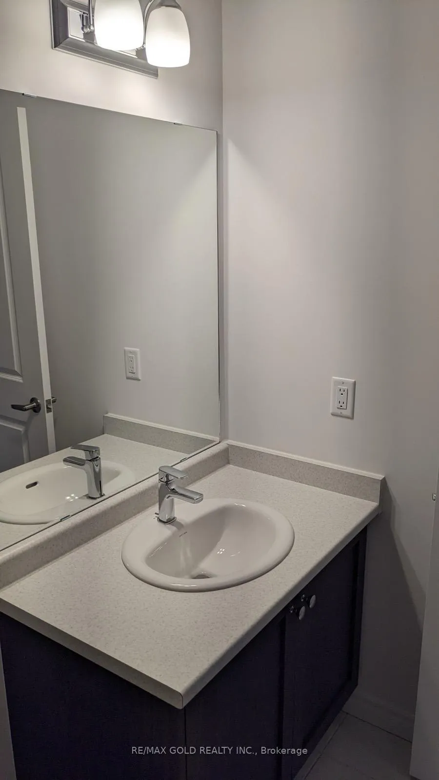 Photo 5 of Unit 97, 575 Woodward Avenue, Hamilton, Parkview — HOMEH