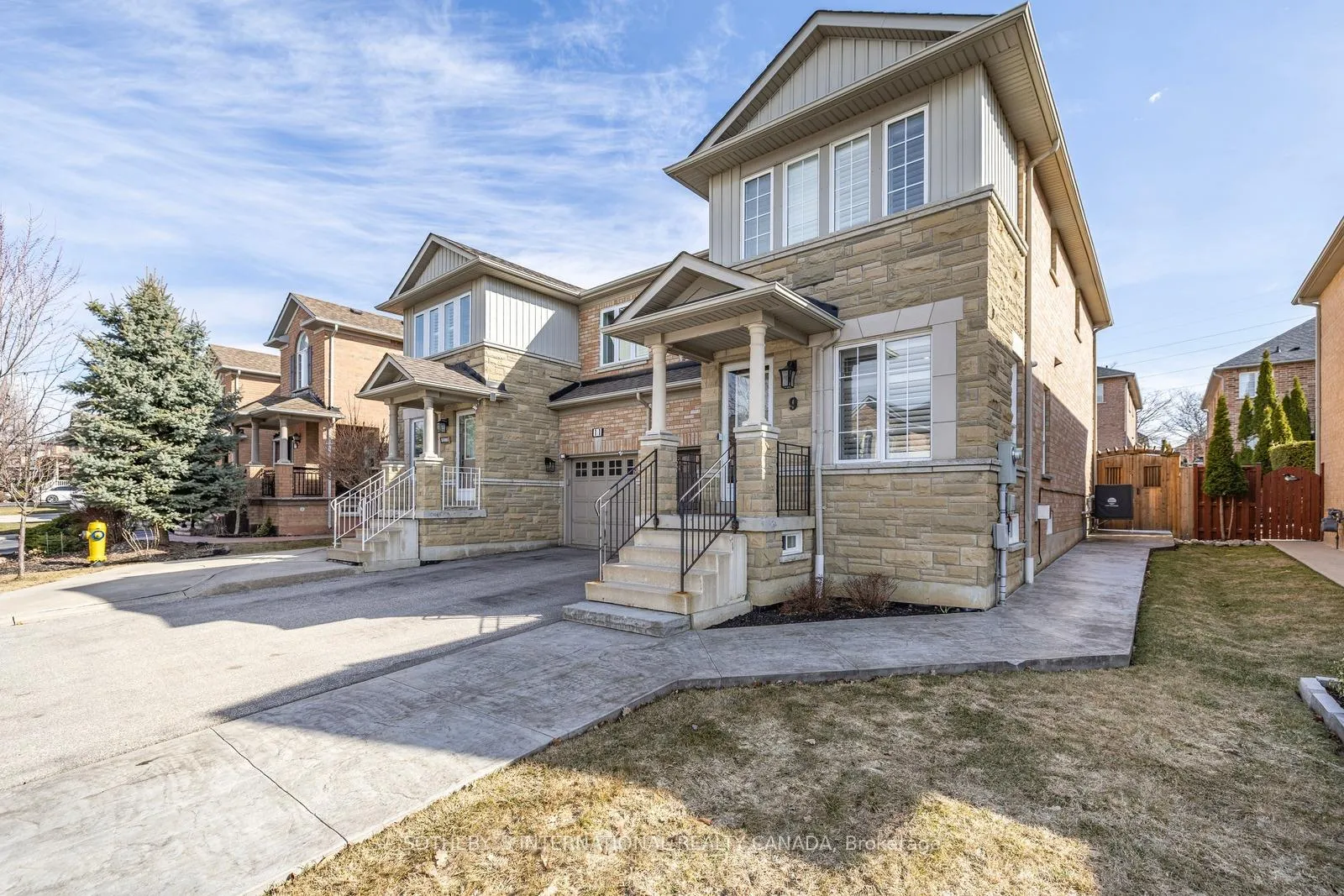 Photo 2 of 9 Giovanni Way, Vaughan, Sonoma Heights — HOMEH