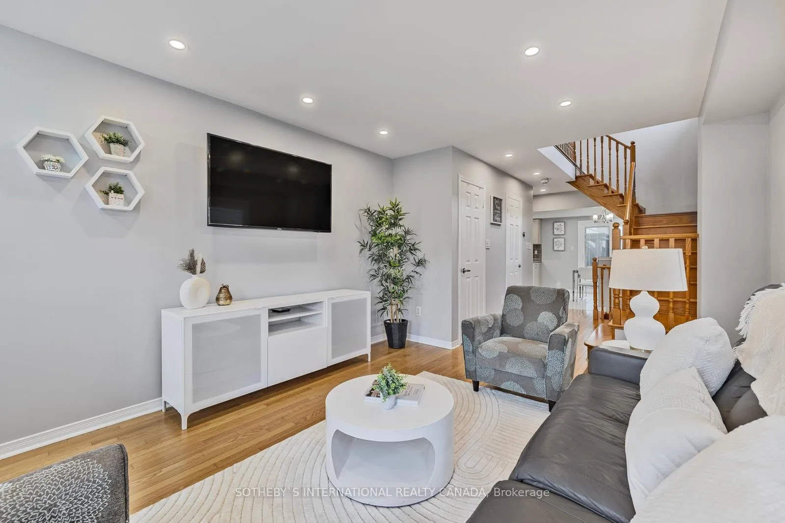 Photo 7 of 9 Giovanni Way, Vaughan, Sonoma Heights — HOMEH