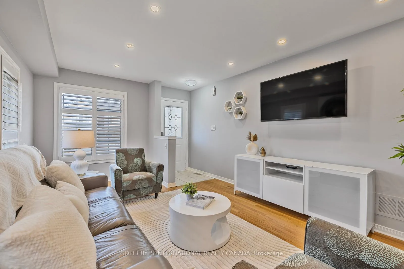 Photo 8 of 9 Giovanni Way, Vaughan, Sonoma Heights — HOMEH