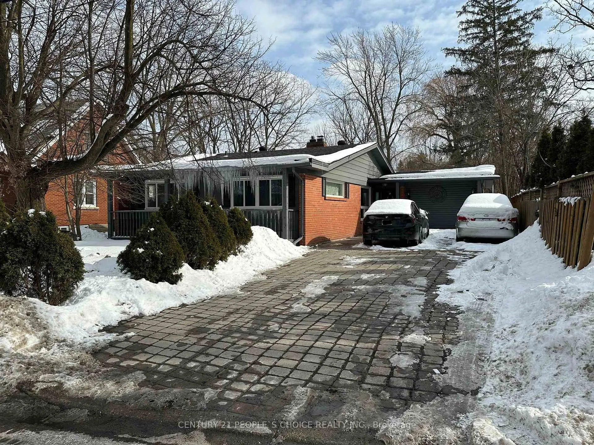 Photo 2 of 33 Frederick Street, Brampton, Downtown Brampton — HOMEH