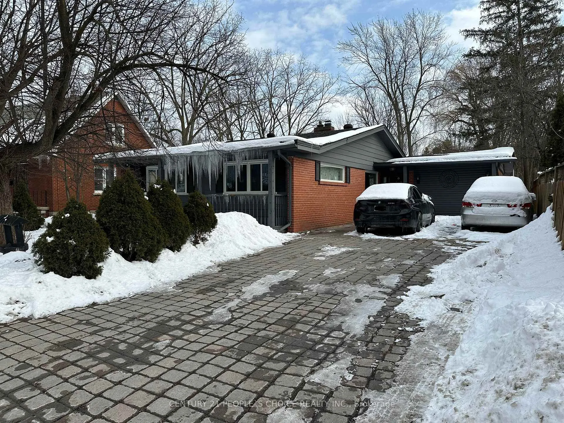 Photo 3 of 33 Frederick Street, Brampton, Downtown Brampton — HOMEH