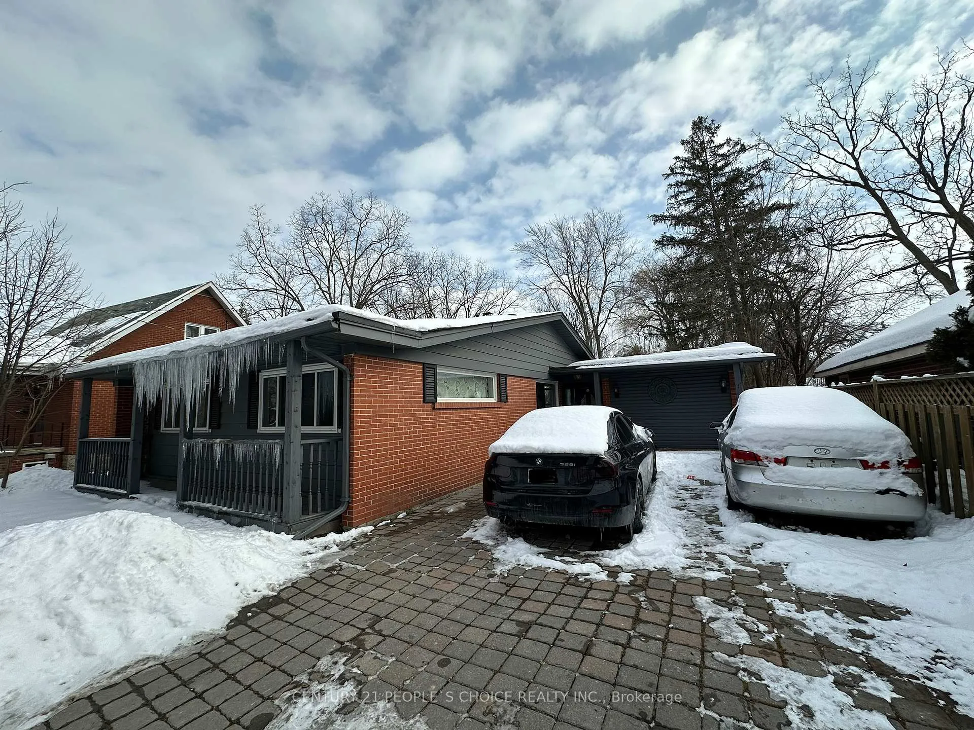 Photo 4 of 33 Frederick Street, Brampton, Downtown Brampton — HOMEH
