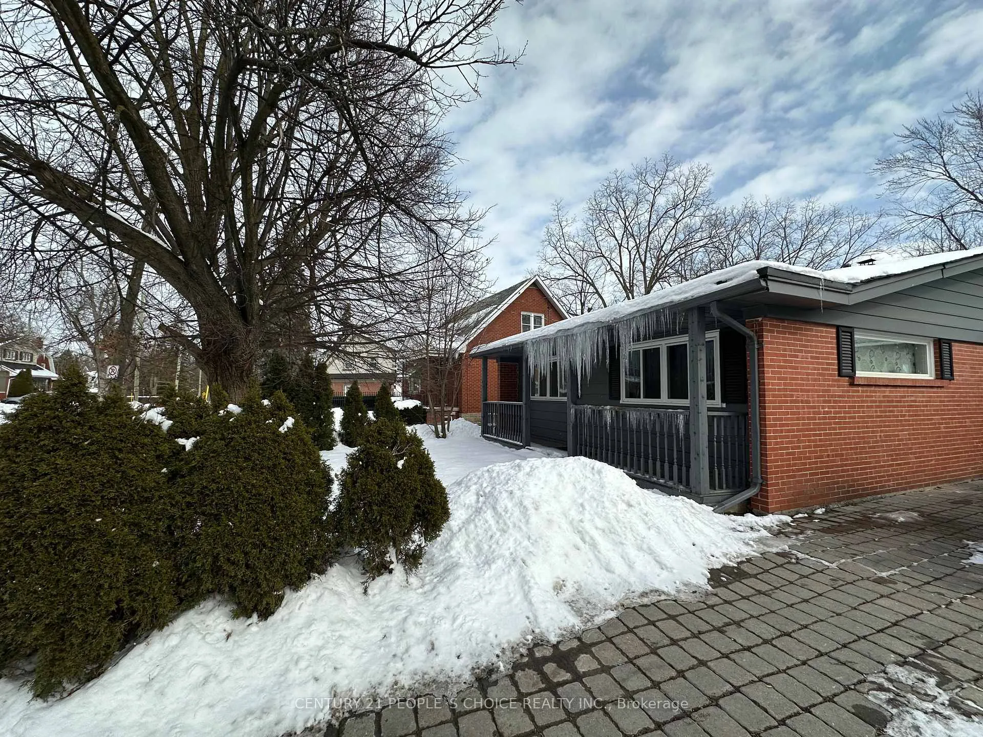 Photo 5 of 33 Frederick Street, Brampton, Downtown Brampton — HOMEH