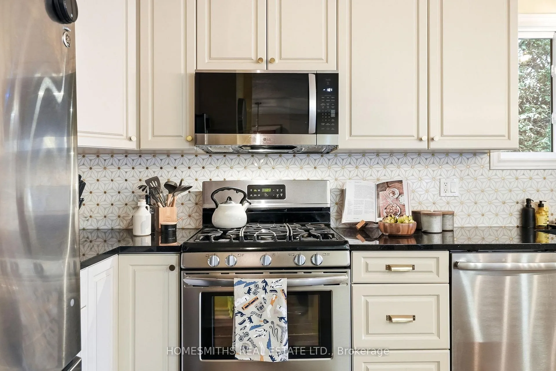 Photo 12 of 495 Ewing Street, Cobourg — HOMEH